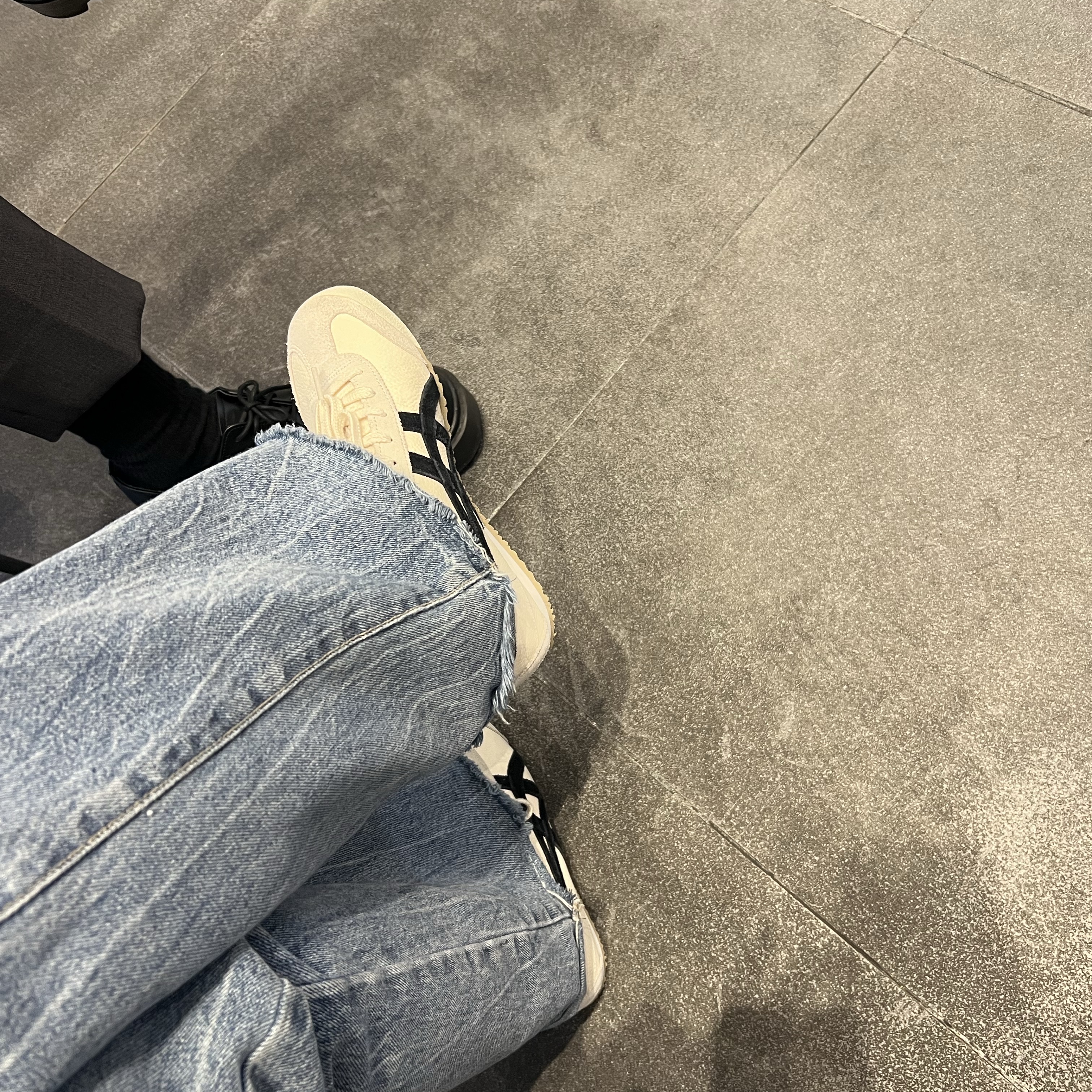 Onitsuka Tiger Mexico 66 Vintage White Black 착용 스타일