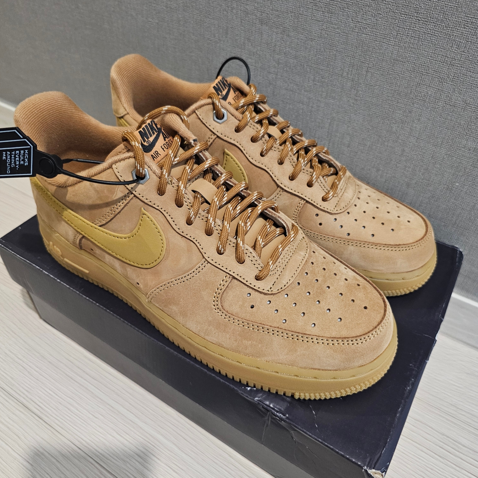 Nike Air Force 1 '07 WB Flax 착용 스타일