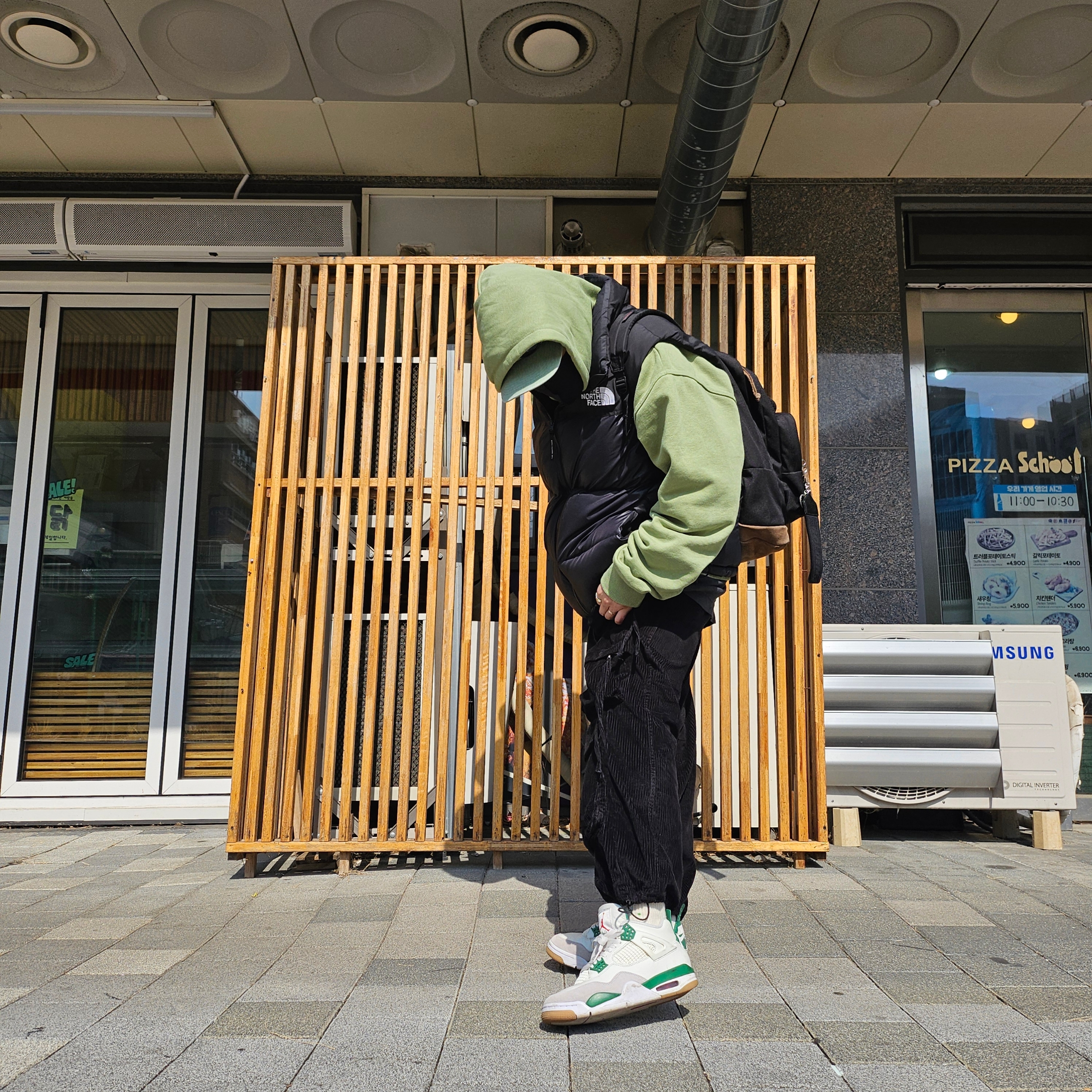 Oakley Eye Jacket Redux Matte Black Frame Prizm Grey Lenses High Bridge Fit, Stussy SS Link Hoodie Moss 착용 스타일 - 1