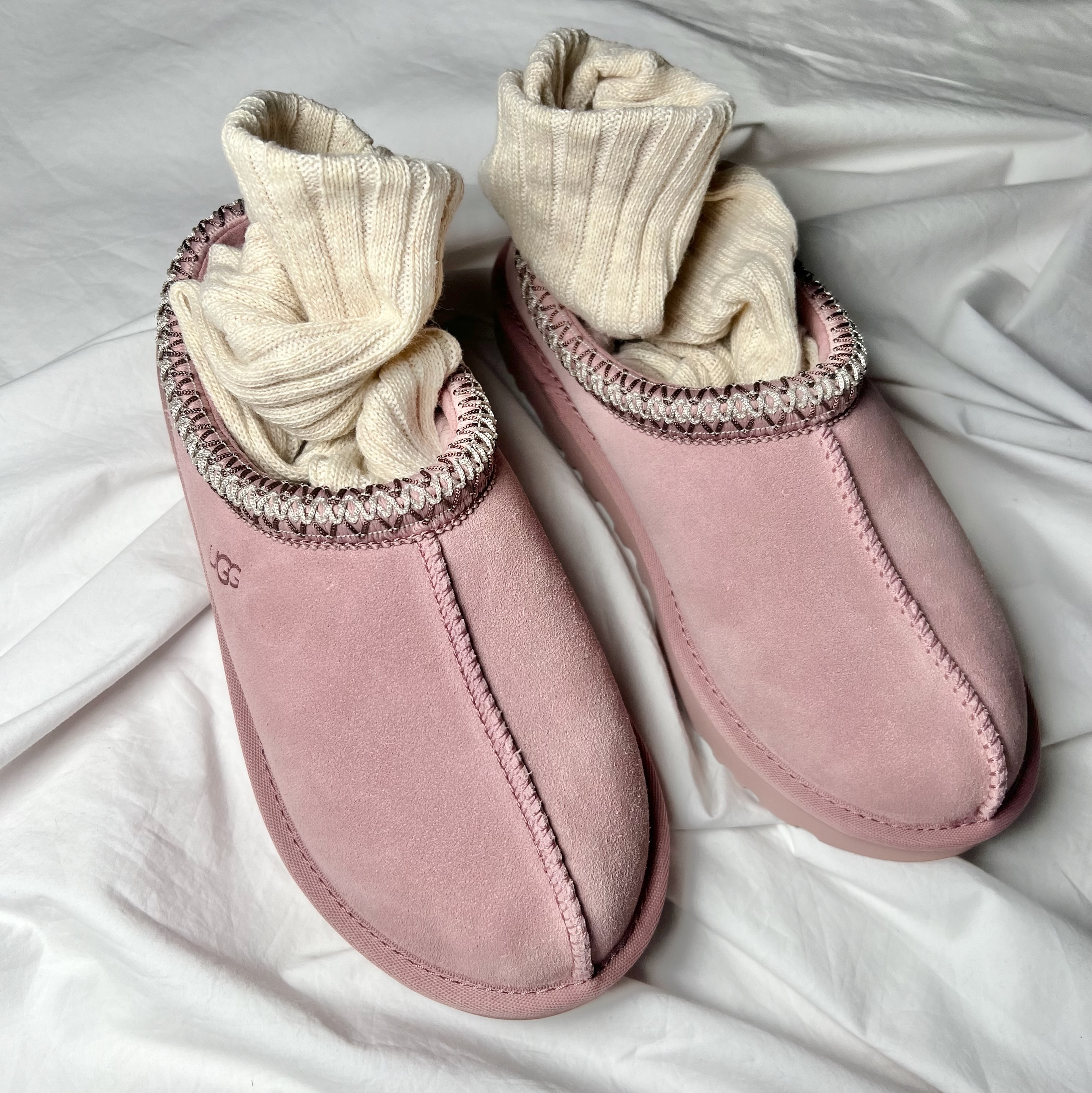 (W) UGG Tasman Slipper Lavender Shadow 착용 스타일