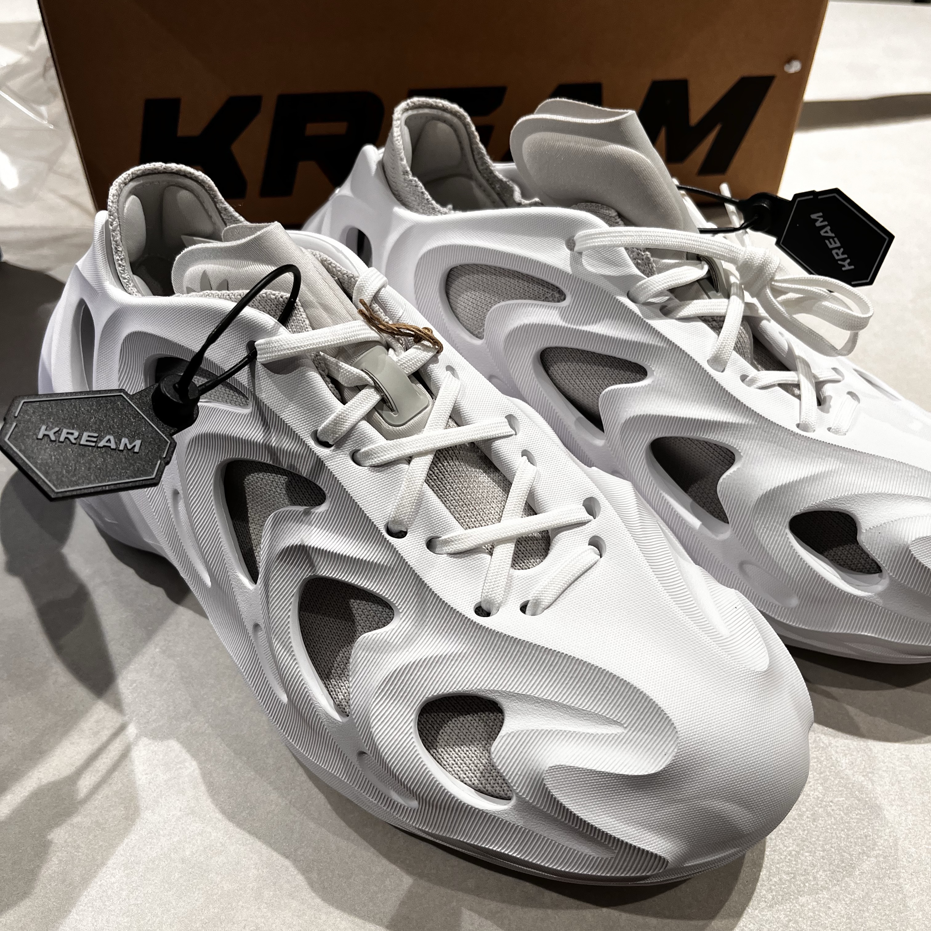 Adidas Adifom Q Cloud White Grey 착용 스타일