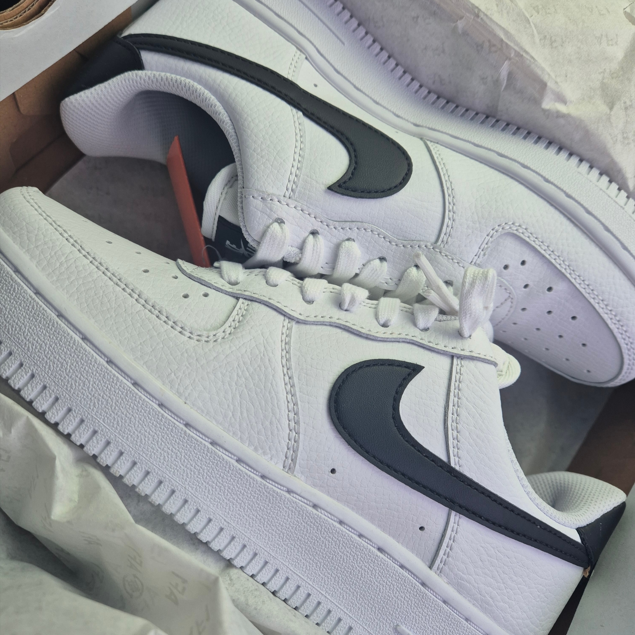 Nike Air Force 1 '07 White Black 착용 스타일