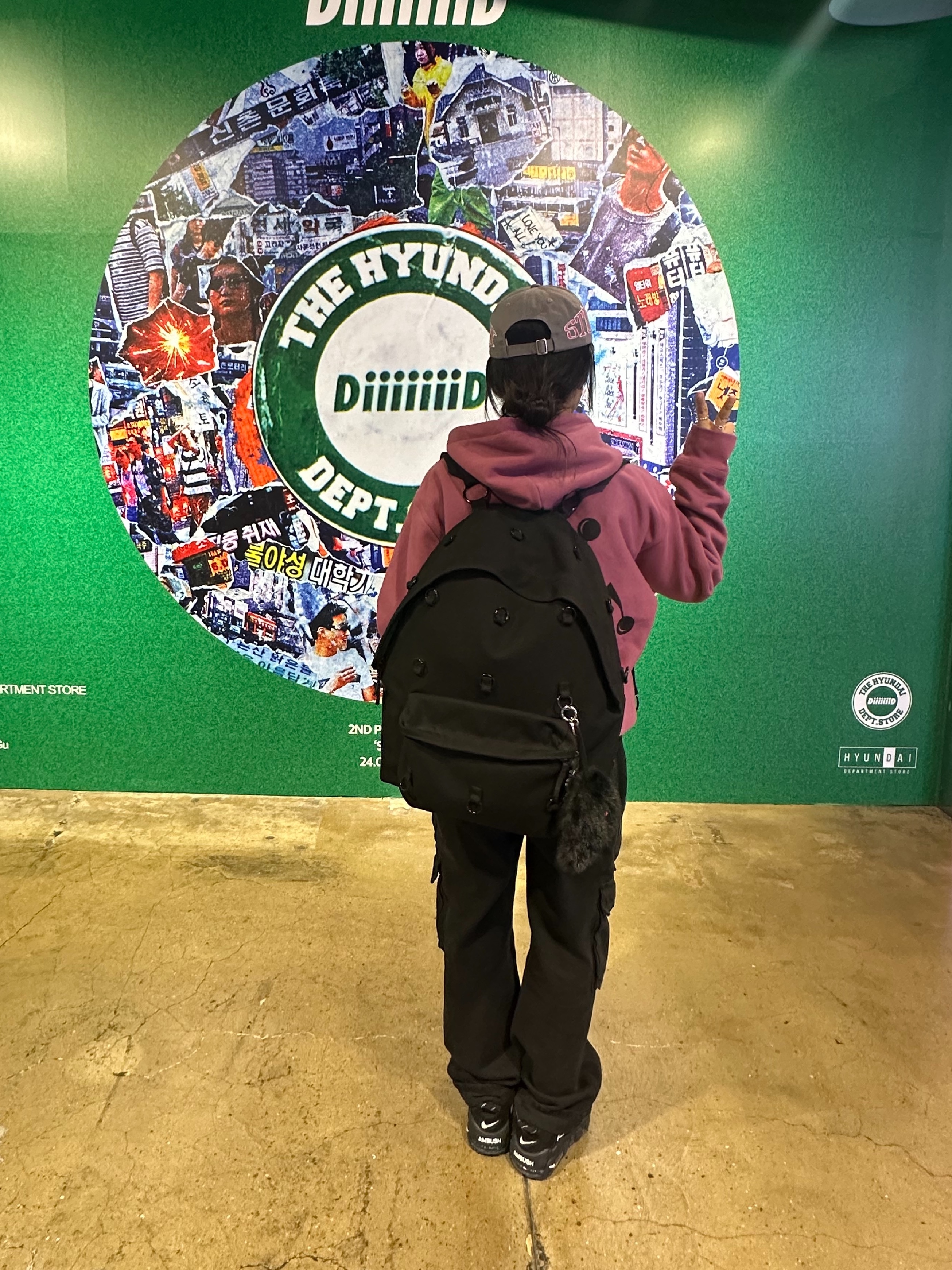 Stussy Regal Crown Zip Hoodie Berry, Nike x Ambush Air More Uptempo Low Black and White 착용 스타일 - 3