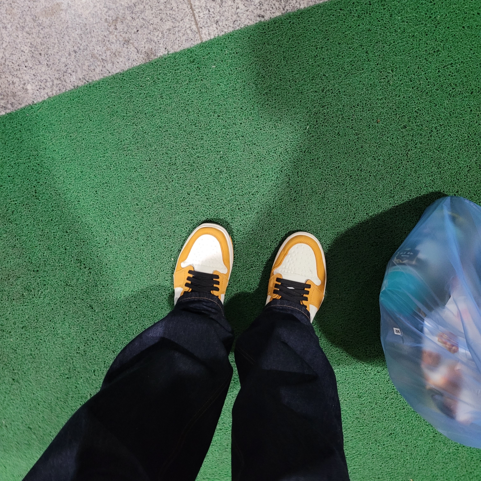 Jordan 1 Element Gore-Tex Light Curry 착용 스타일