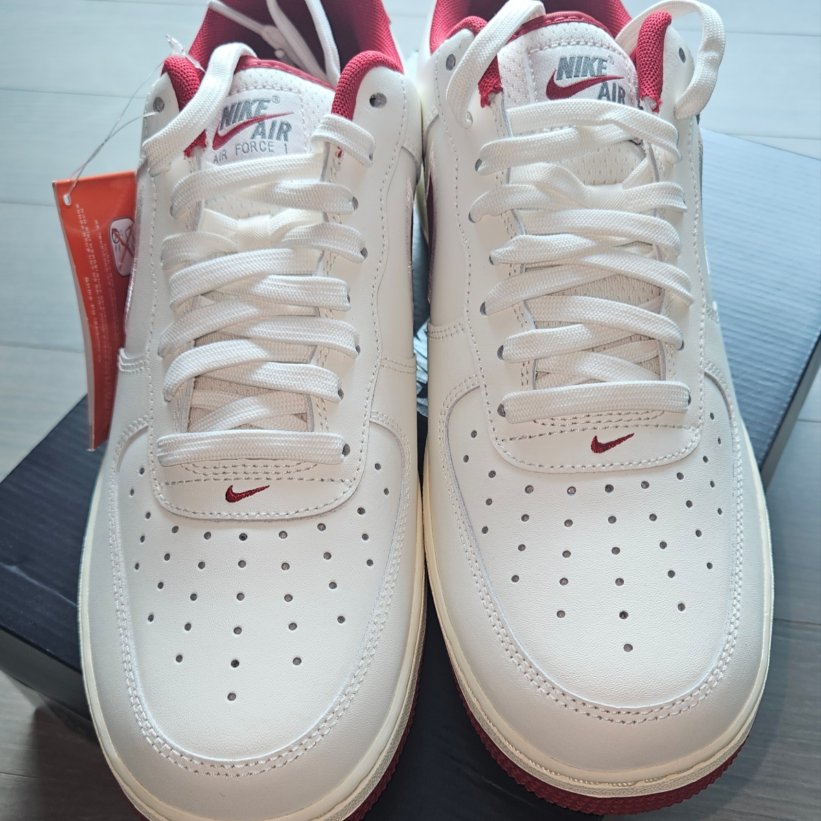 Nike Air Force 1 '07 Sail Gym Red 착용 스타일 - 2