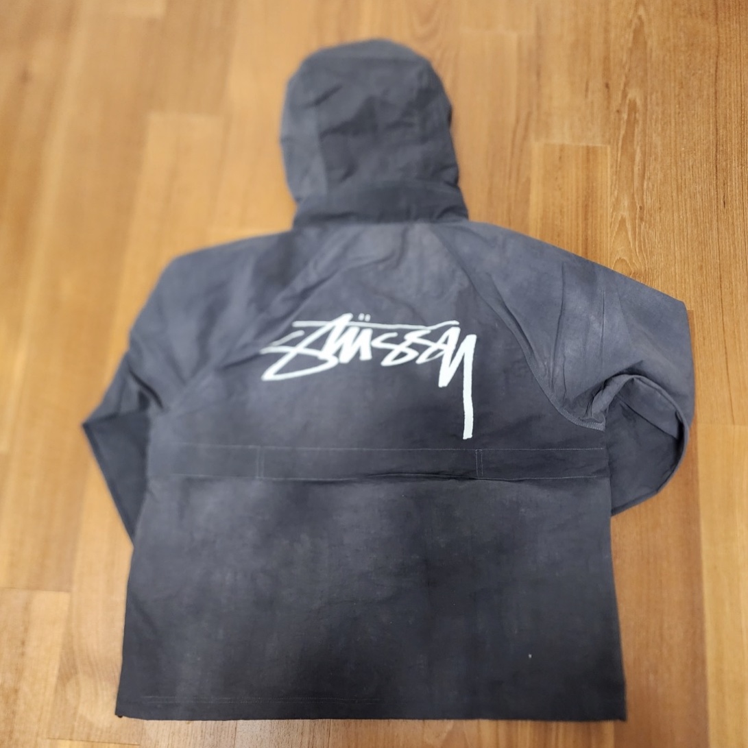 Stussy Wave Dye Beach Shell Jacket Black 착용 스타일