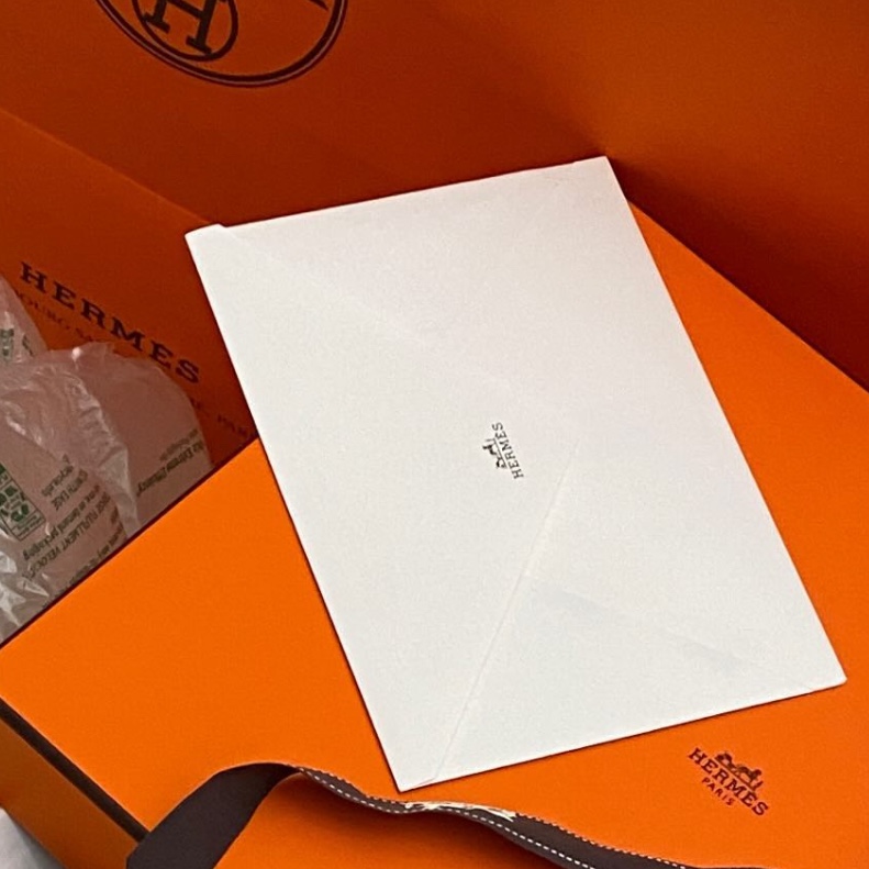 (W) Hermes Oran Sandal Calfskin & Gold Piqures Ecrues 착용 스타일