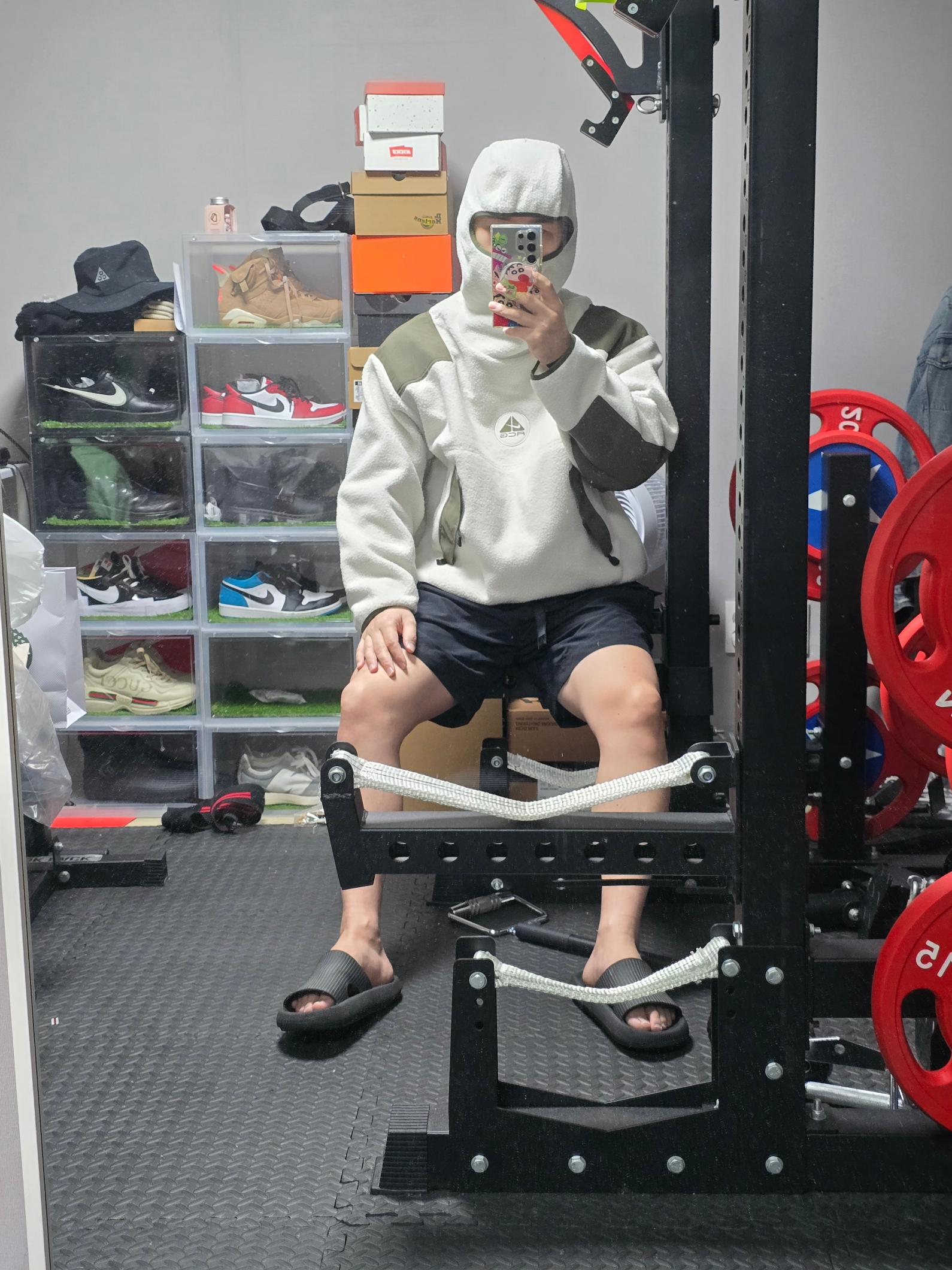 Nike ACG Balaclava Retro Fleece Pullover Light Bone Cargo Khaki - Asia, Nike NRG ACG Trail Shorts Black Dark Smoke Grey - Asia 착용 스타일 - 1