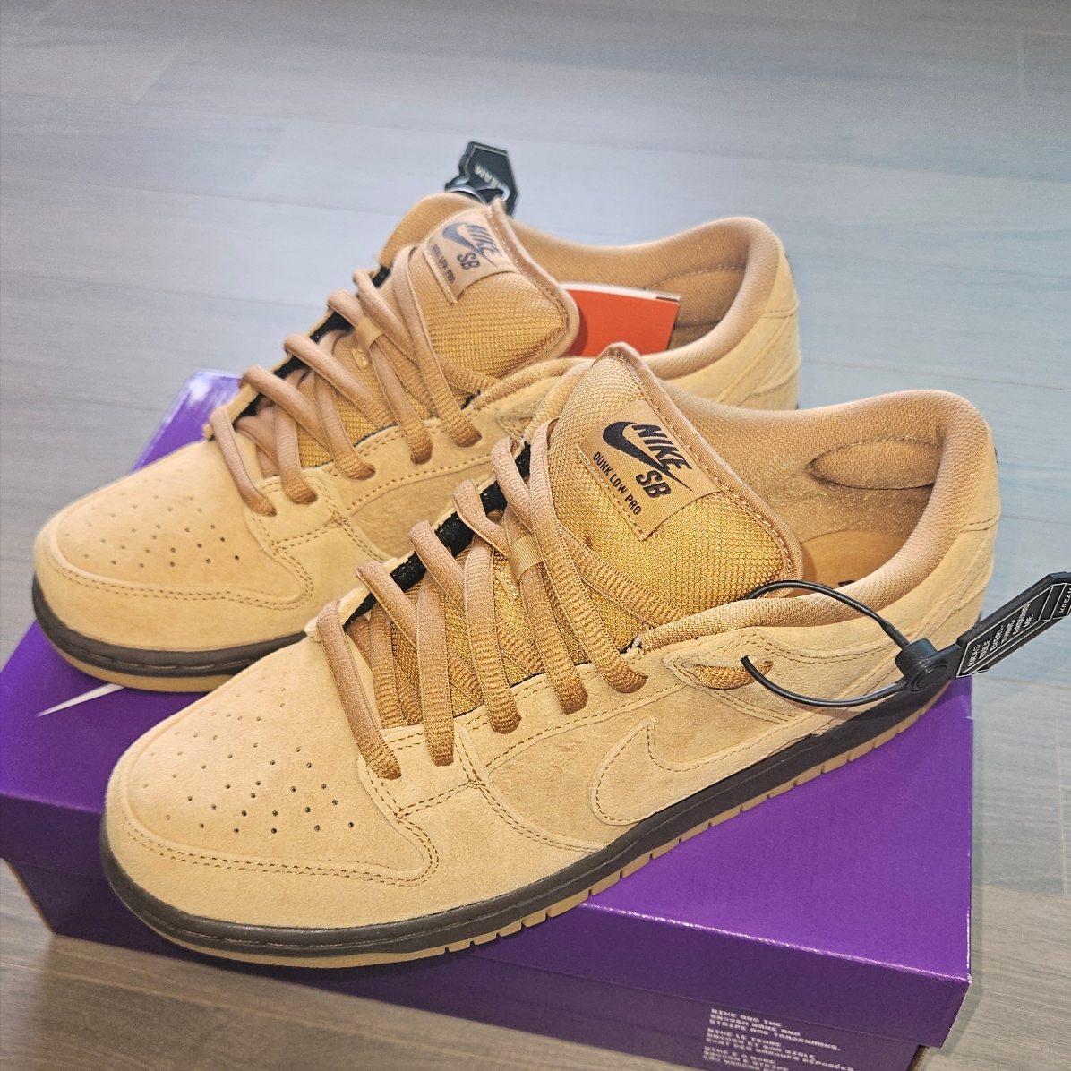 Nike SB Dunk Low Pro Wheat 2023 착용 스타일 - 1