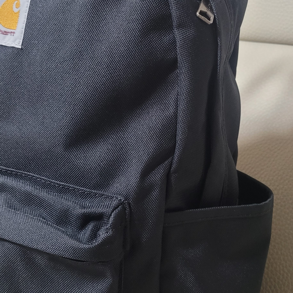 Carhartt Classic Laptop Backpack 21L Black 착용 스타일 - 2