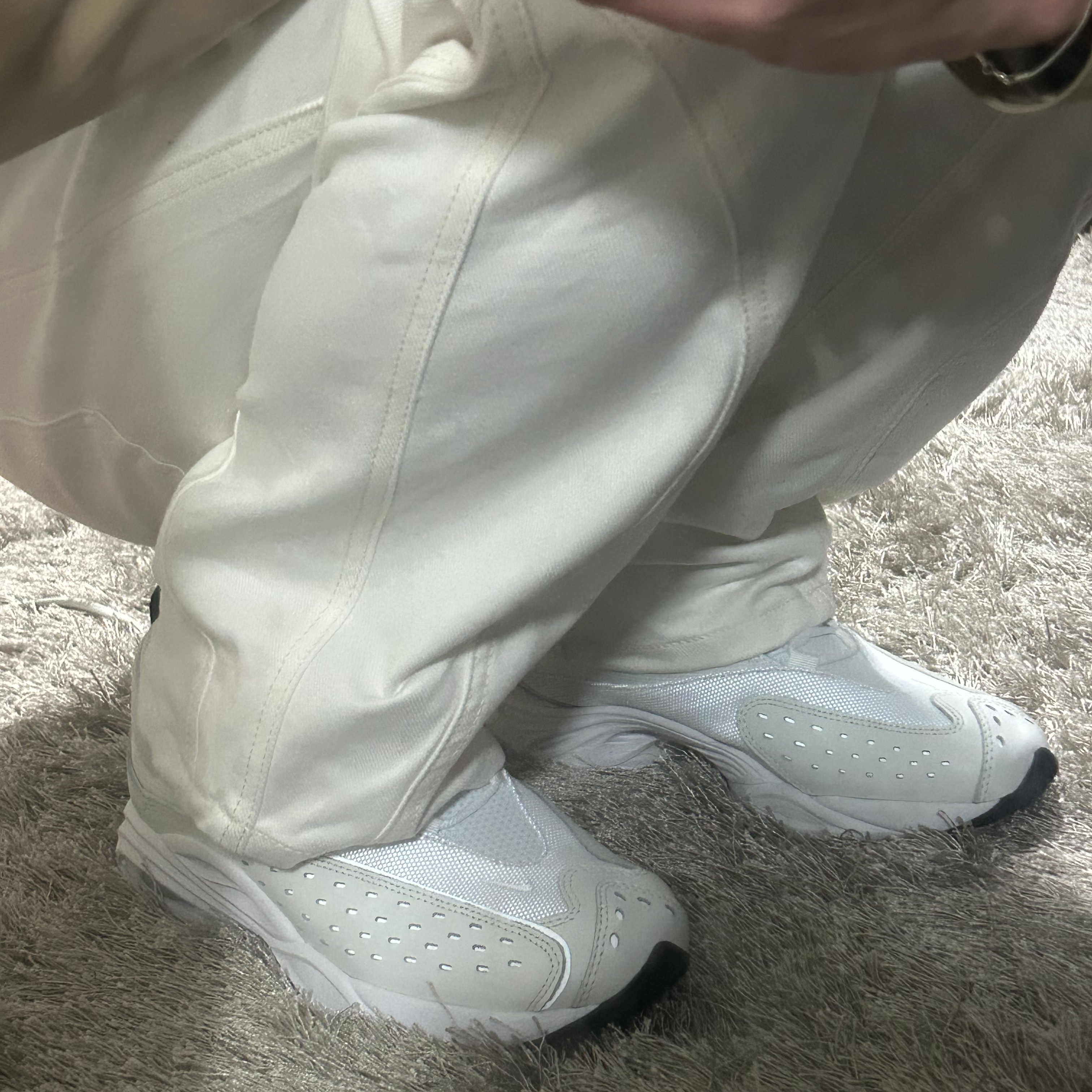 Nike x Drake Nocta Air Zoom Drive Summit White 착용 스타일 - 6