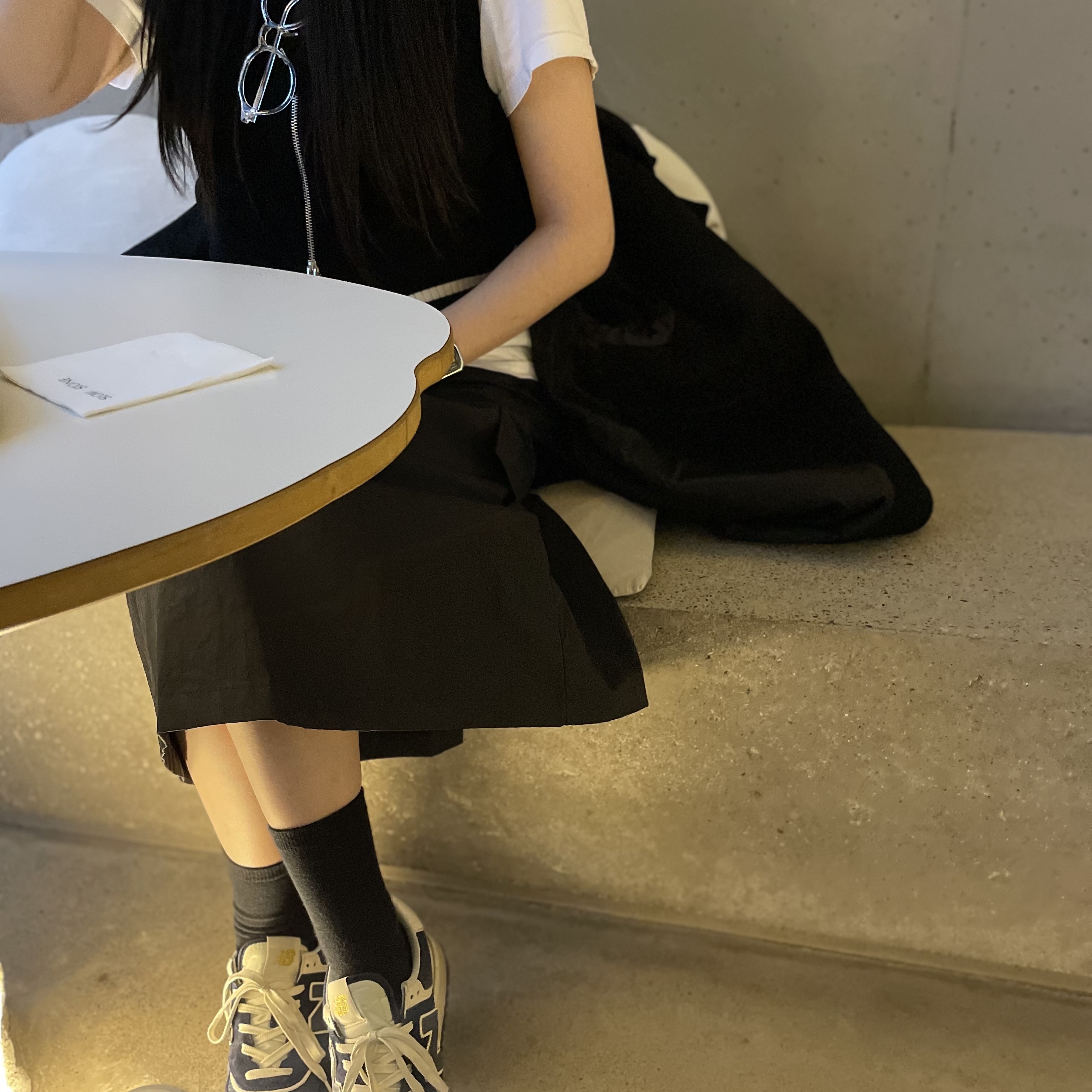(W) Matin Kim Spell Point Stripe Knit Vest Black, New Balance 574 Legacy Navy 착용 스타일