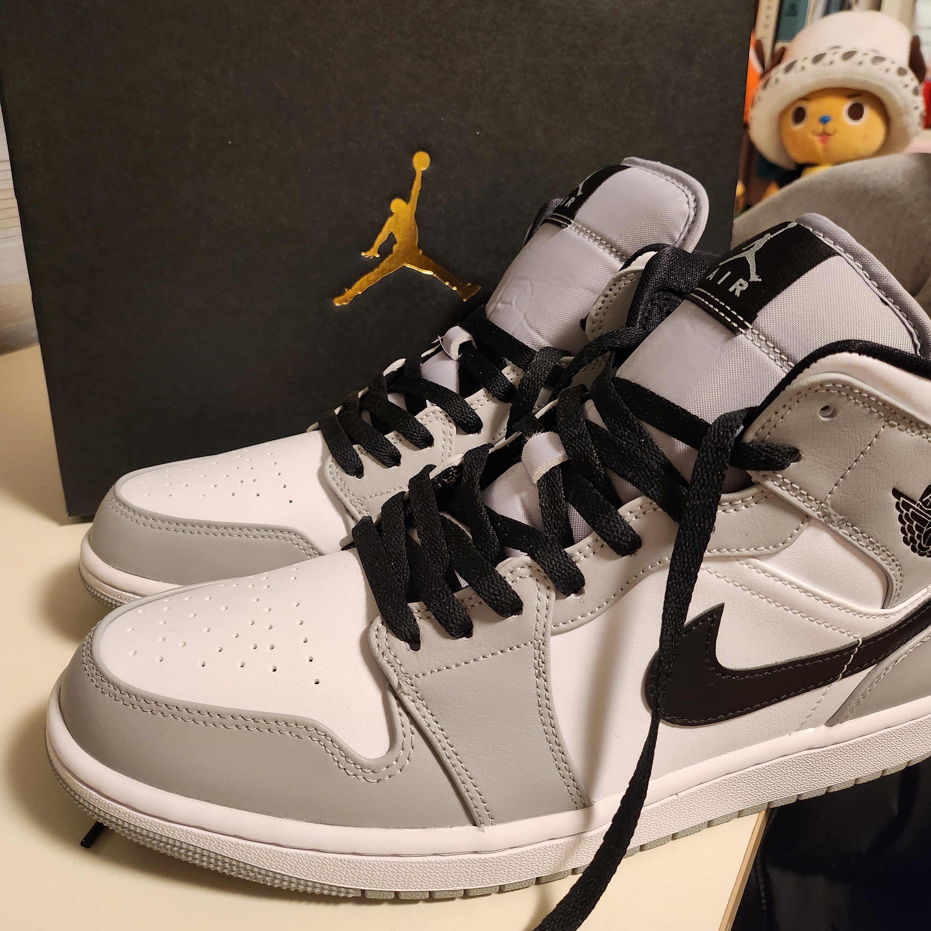 Jordan 1 Mid Light Smoke Grey 착용 스타일 - 2