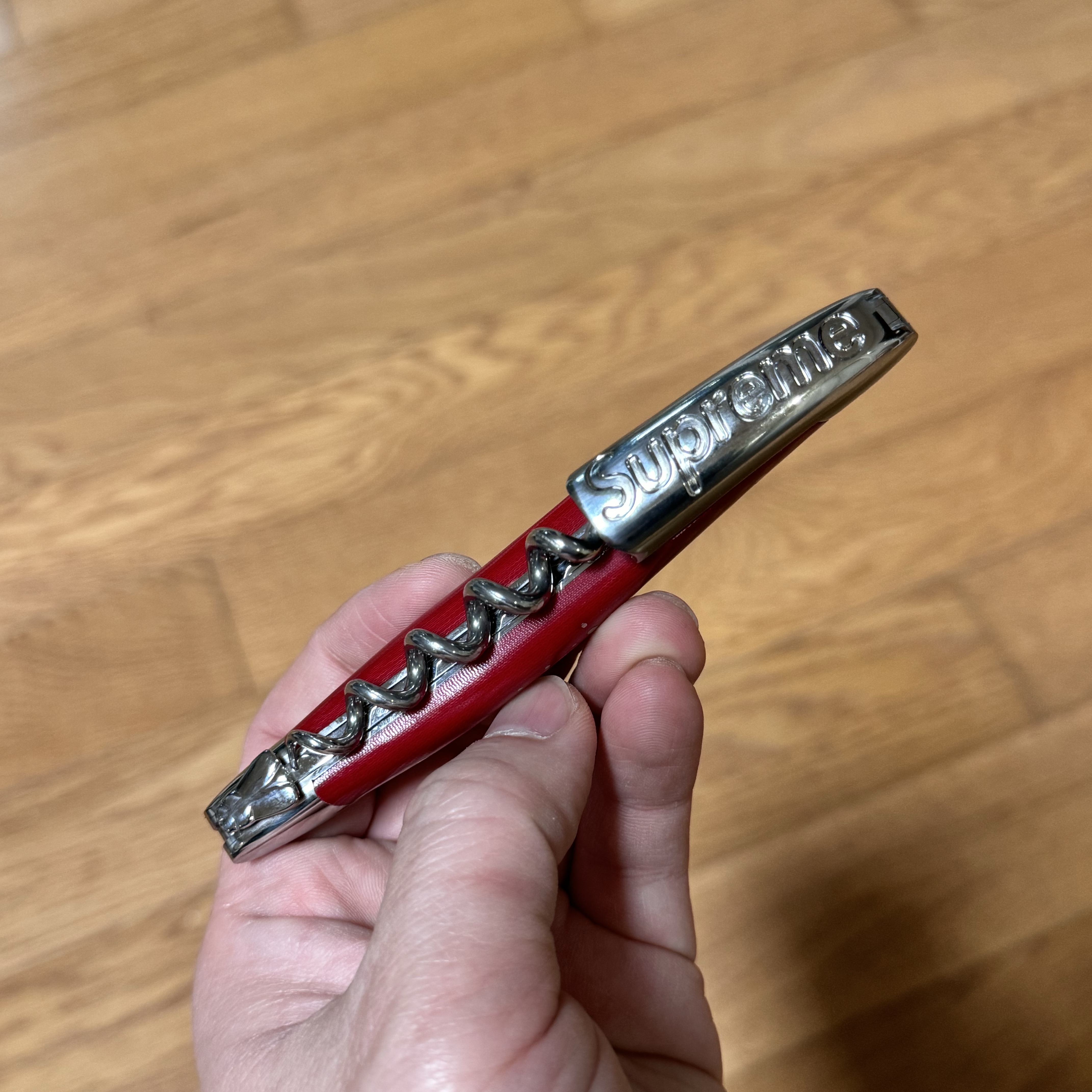 Supreme Forge De Laguiole Corkscrew Red - 21FW 착용 스타일 - 2