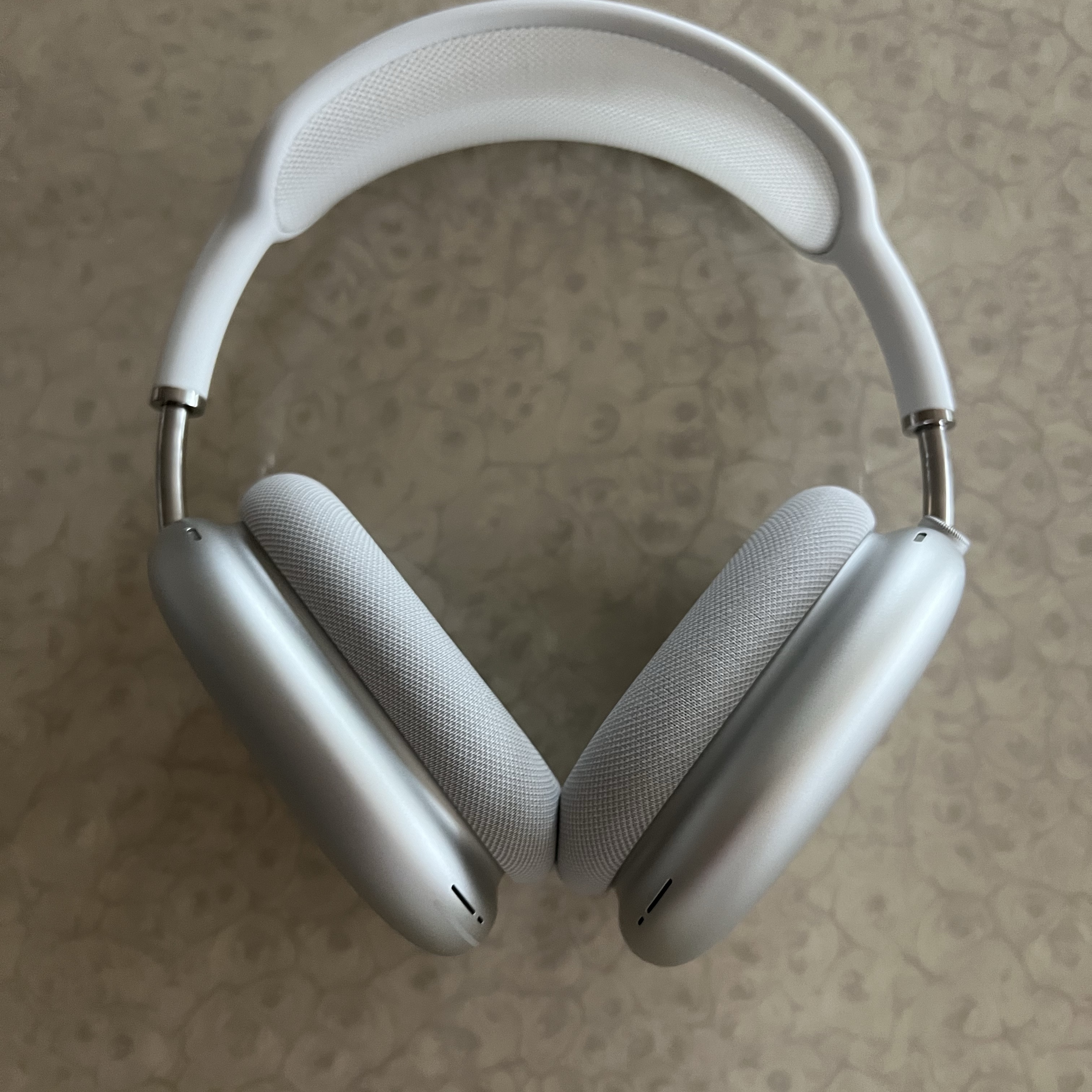 Apple AirPods Max Lightning Silver (Korean Ver.) 착용 스타일