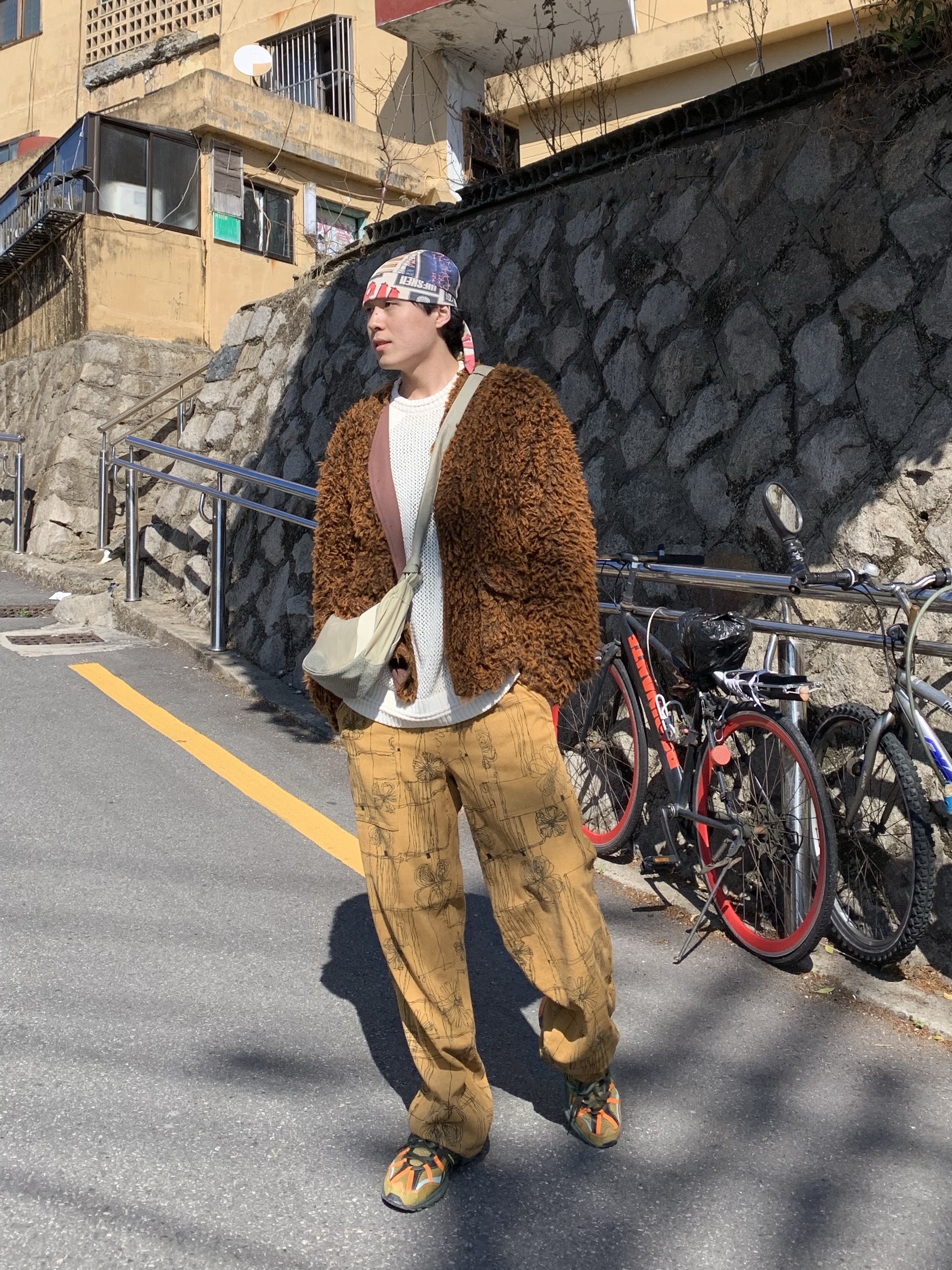 Asics x Andersson Bell Gel-Sonoma 15-50 Olive Oil Dark Brown, [KREAM 단독] ADSB Andersson Bell Raptor Layered Cargo Pants Indigo Green 착용 스타일 - 2