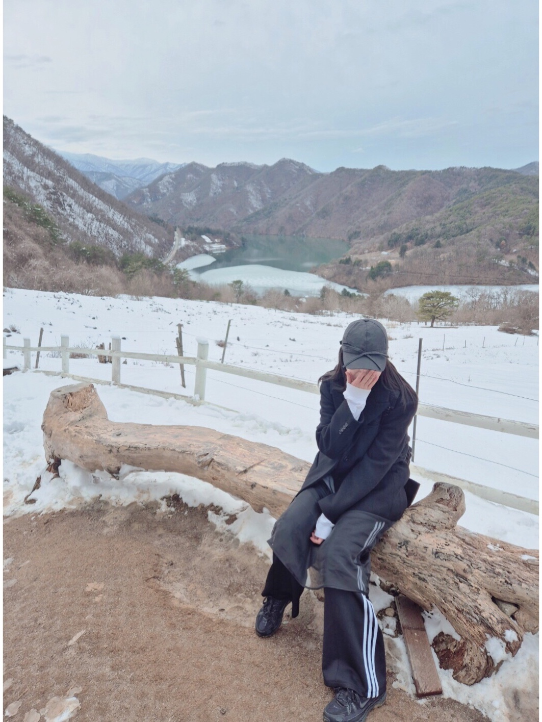 (W) Adidas Adicolor Classic Wide Leg Pants Black - KR Sizing, Nike P-6000 PRM Triple Black 착용 스타일