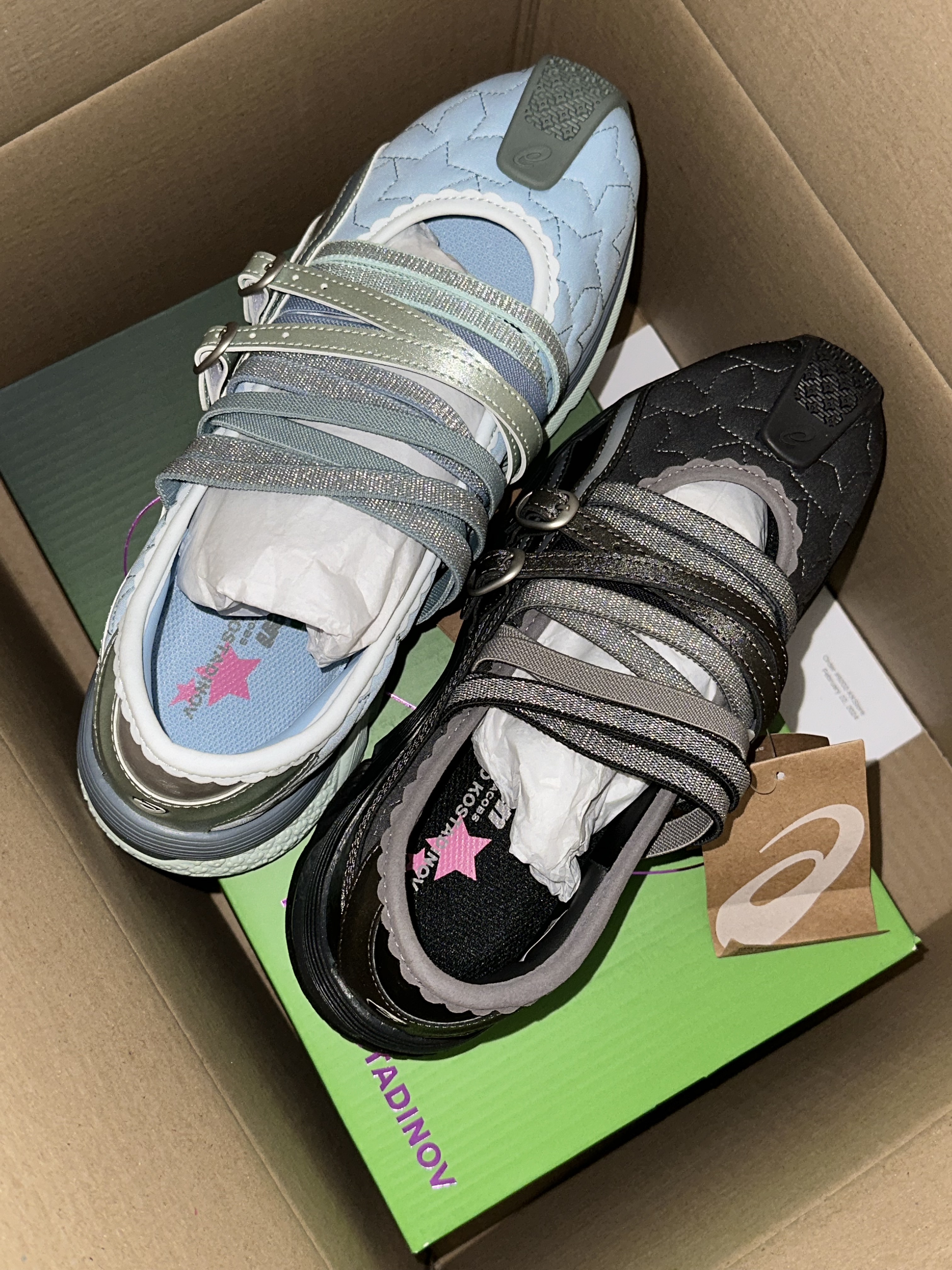 (W) Asics x Kiko Kostadinov x Heaven by Marc Jacobs Gel-Lokros Graphite Grey Gunmetal, (W) Asics x Kiko Kostadinov x Heaven by Marc Jacobs Gel-Lokros Faded Denim Pale Aqua 착용 스타일 - 3