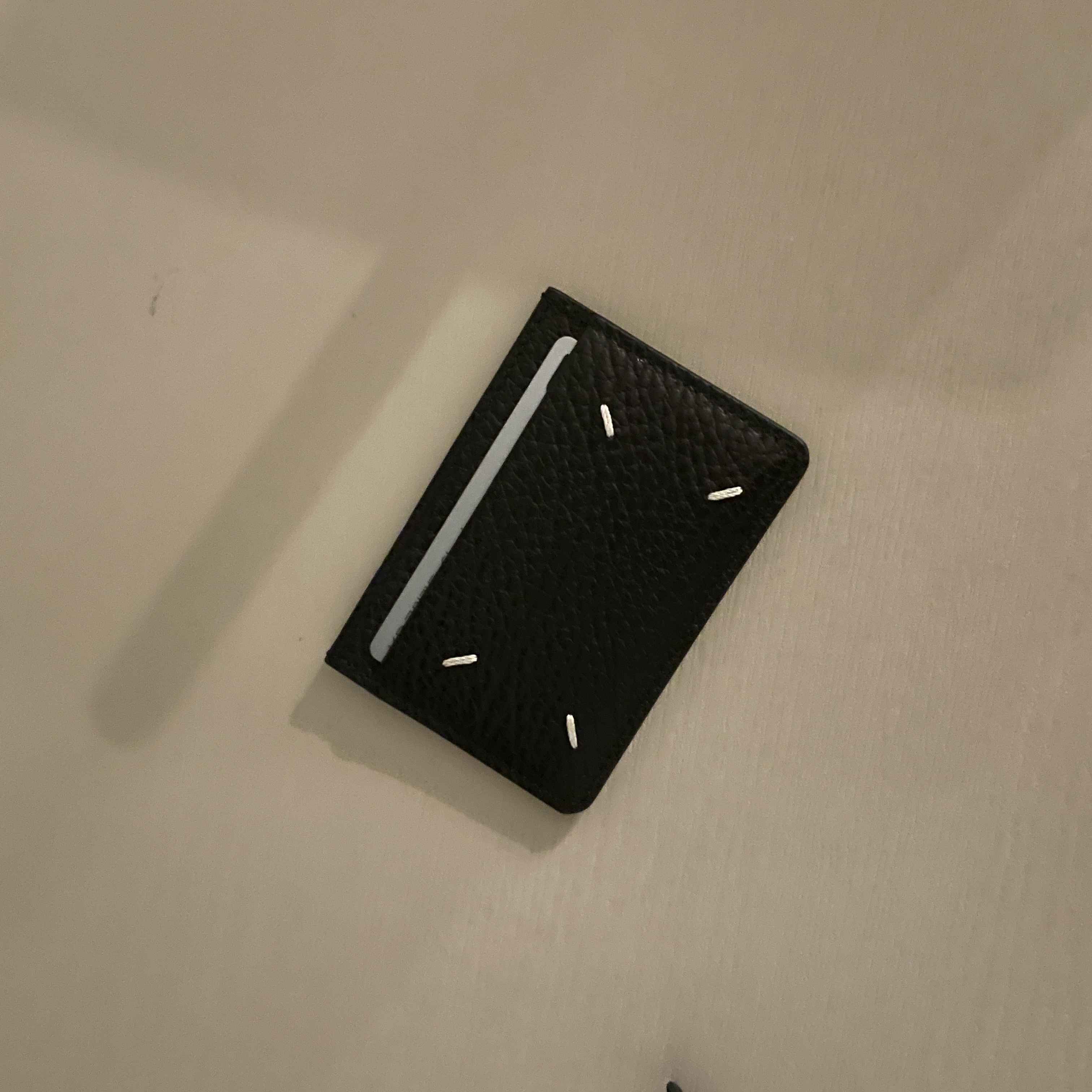 Maison Margiela Four Stitch Card Holder Black 착용 스타일