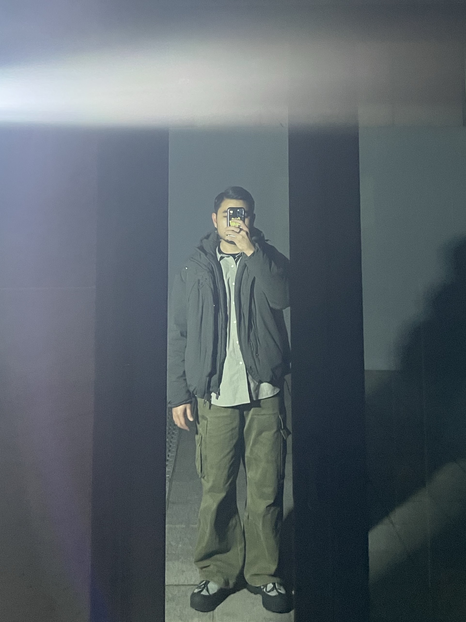 Kinchi x Vatoz Zig Grey 착용 스타일 - 1