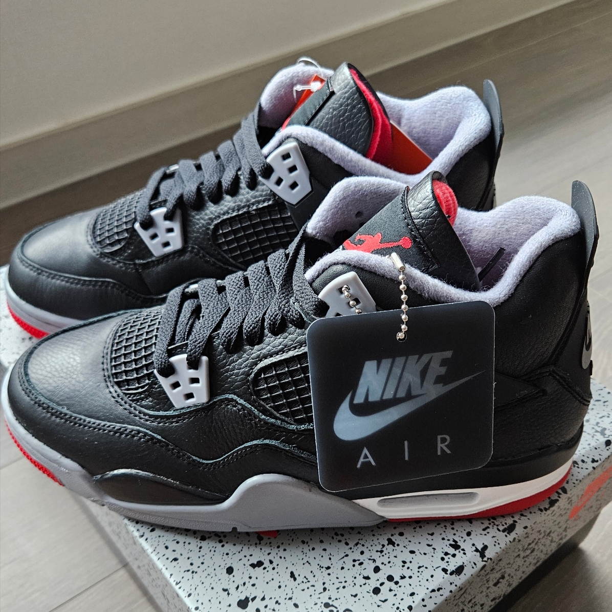 (GS) Jordan 4 Retro Bred Reimagined 착용 스타일 - 1