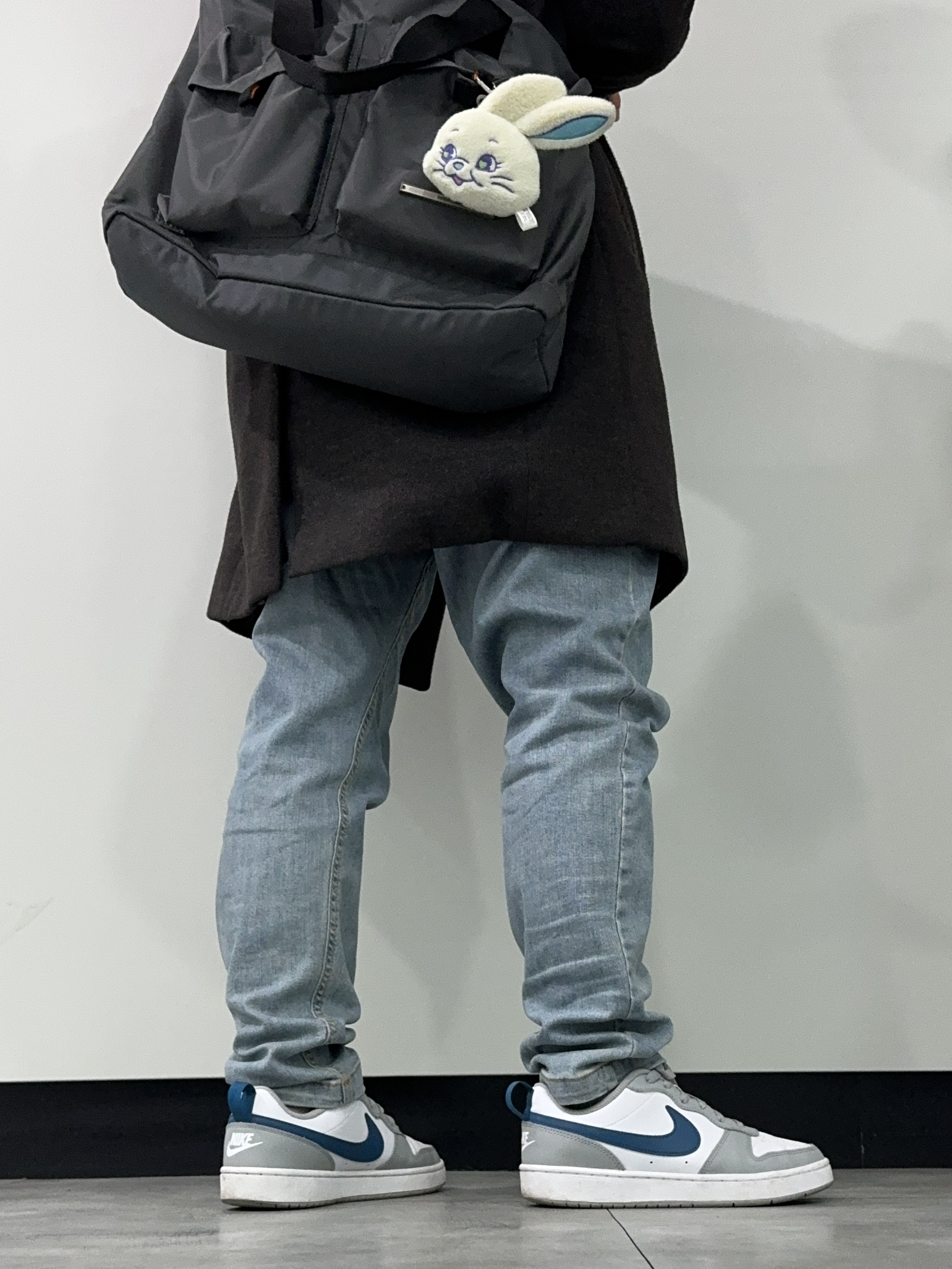 (GS) Nike Court Borough Low 2 Light Smoke Grey, NewJeans Tokki Merchandise Fluffy Keyring White 착용 스타일