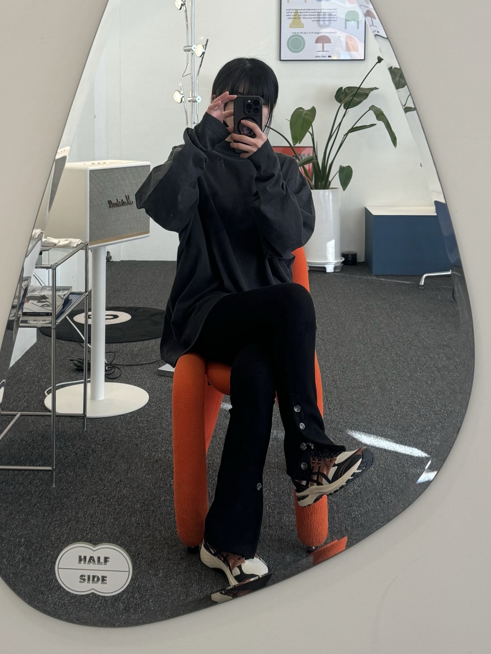 Yeezy Gap Engineered By Balenciaga Dove Long Sleeve T-Shirt Black, Asics Gel-Terrain Vanilla Black 착용 스타일 - 1