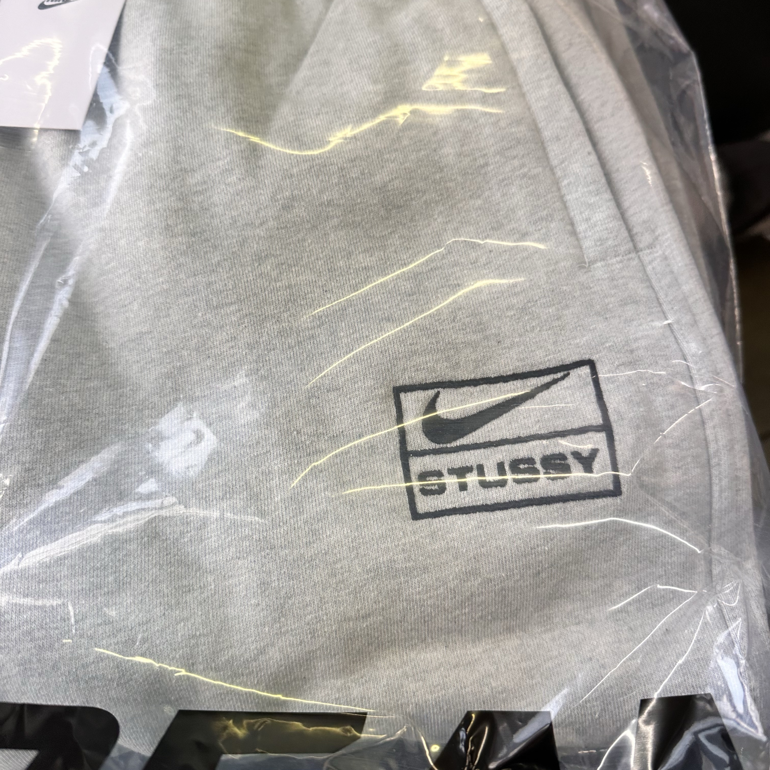 Nike x Stussy Fleece Pants Grey Heather (FN5231-050) 착용 스타일