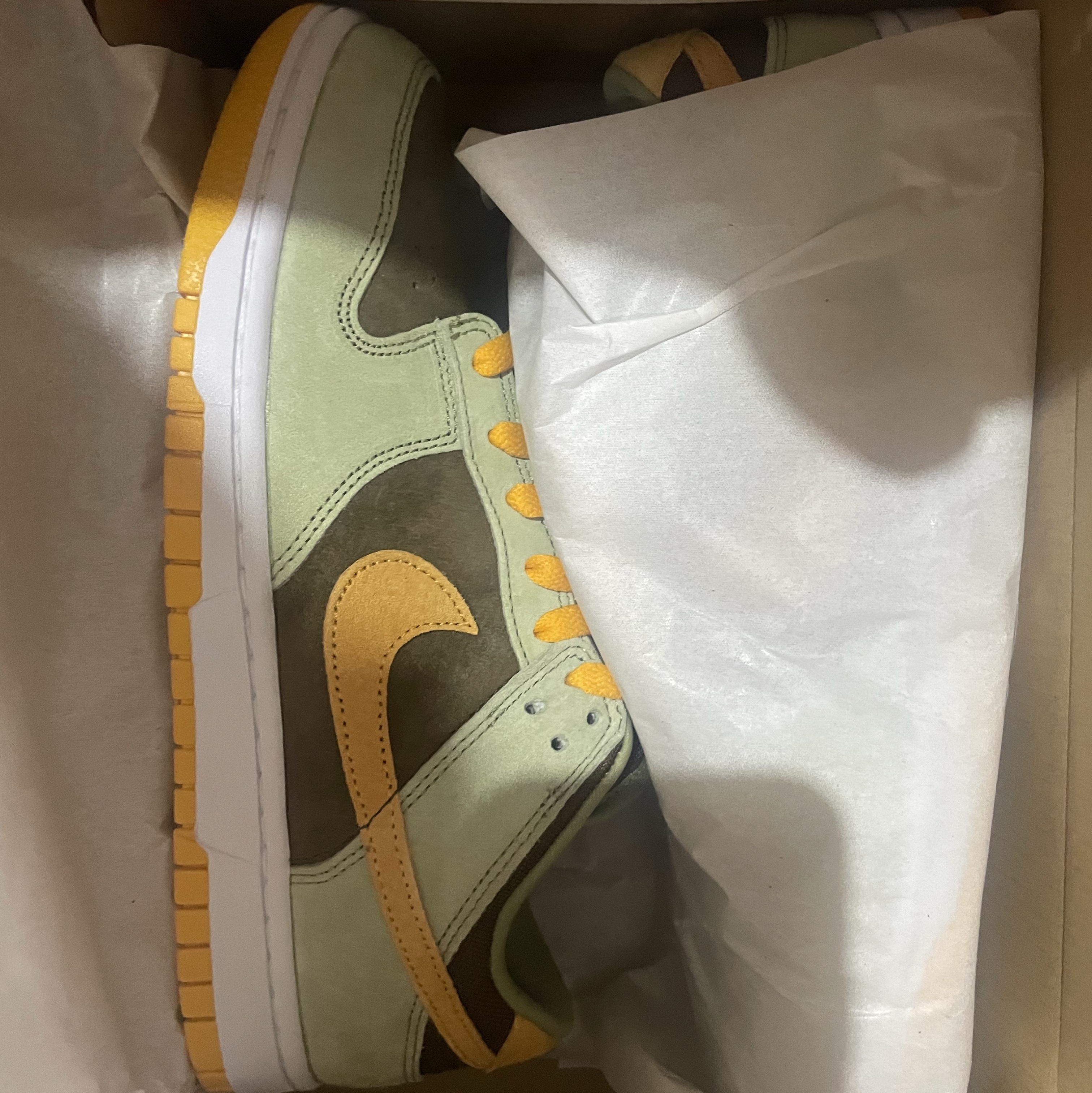 Nike Dunk Low SE Dusty Olive 착용 스타일