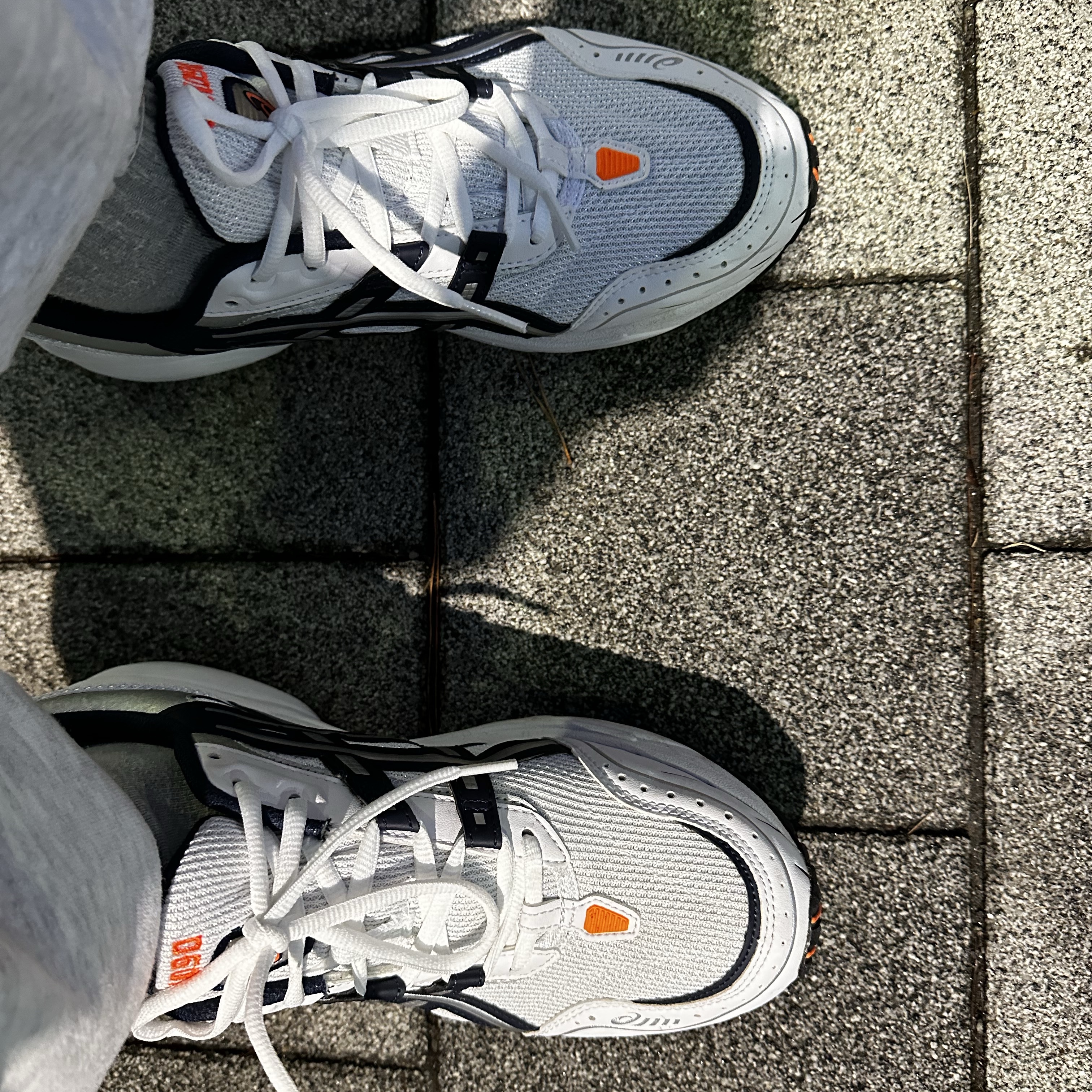 Asics Gel-1090 White Midnight 착용 스타일