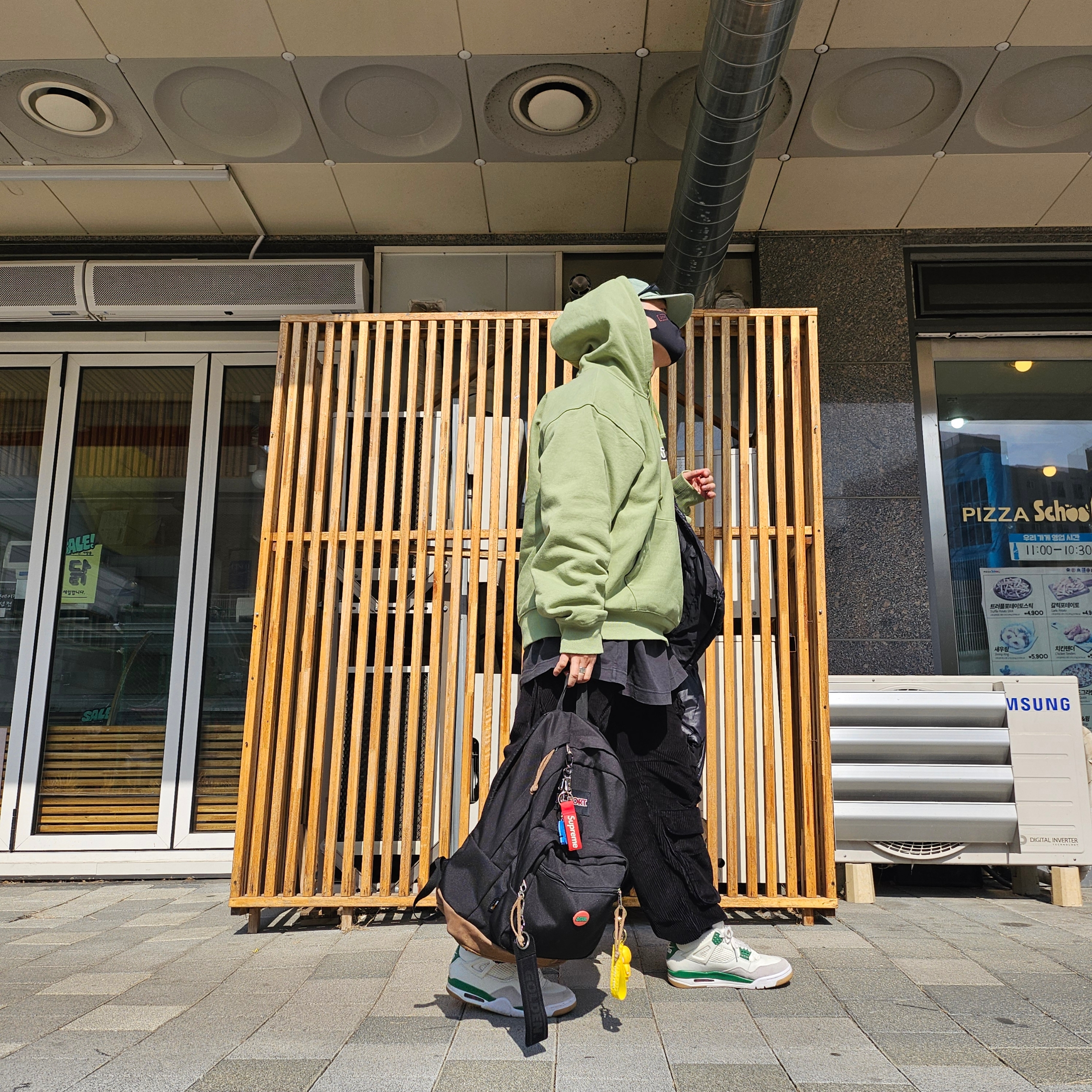 Oakley Eye Jacket Redux Matte Black Frame Prizm Grey Lenses High Bridge Fit, Stussy SS Link Hoodie Moss 착용 스타일 - 4