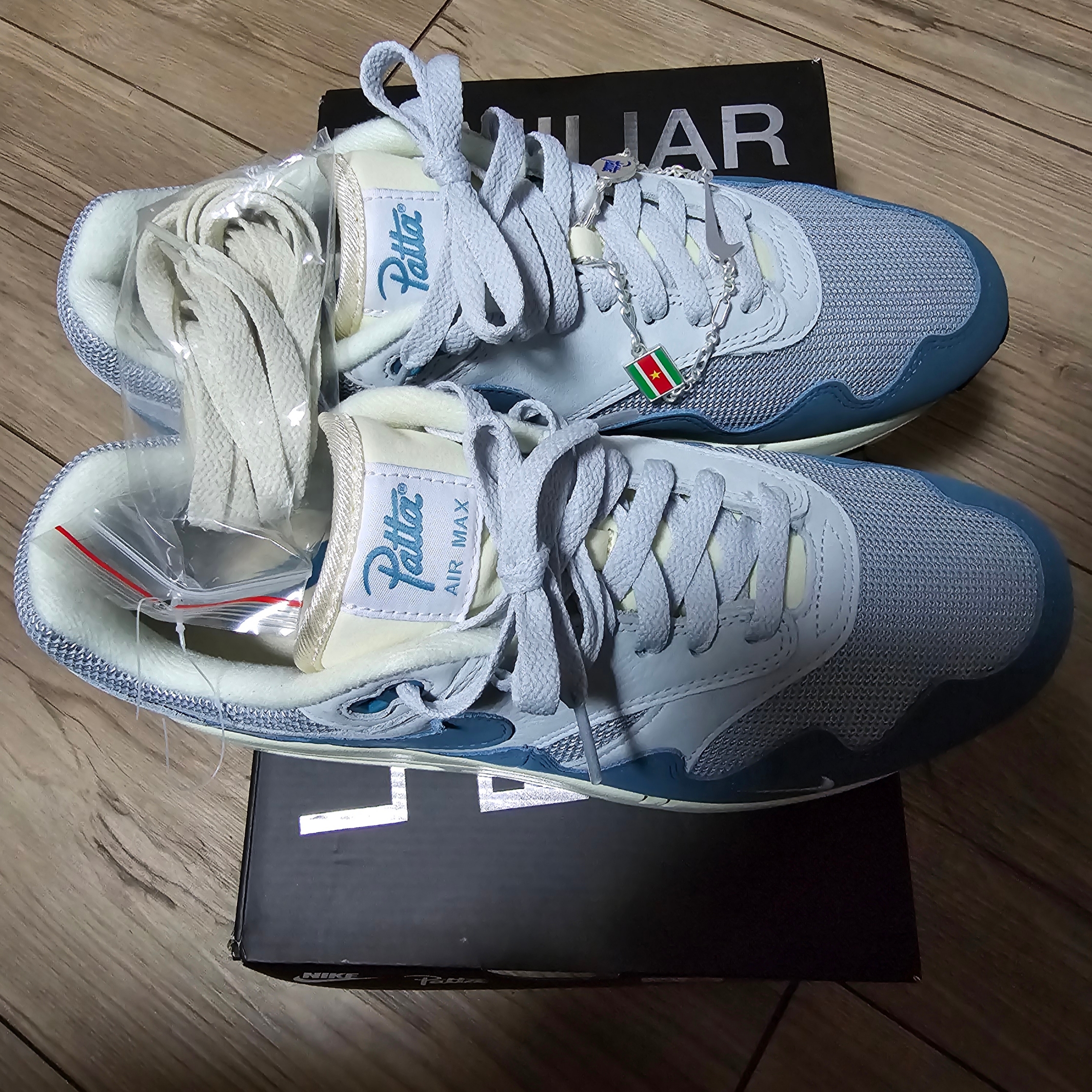 Nike x Patta Air Max 1 Noise Aqua 착용 스타일