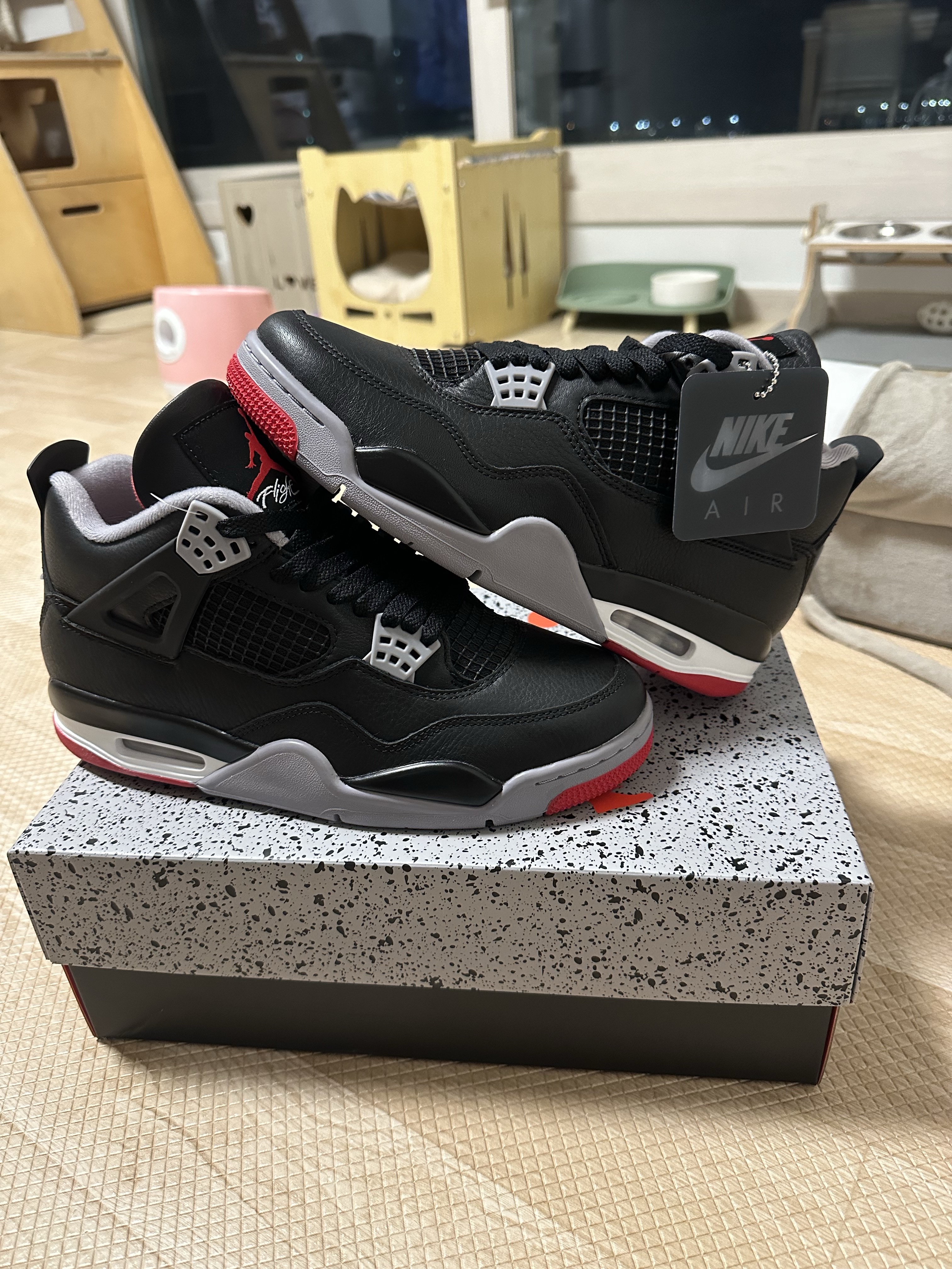 Jordan 4 Retro Bred Reimagined 착용 스타일 - 1
