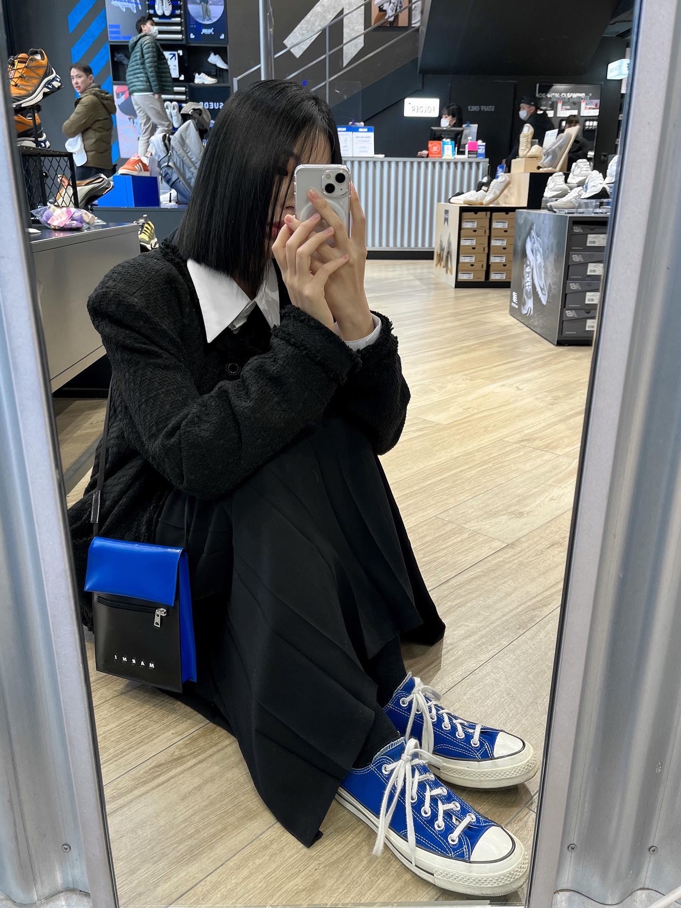 Converse Chuck 70 Ox Vintage Canvas Rush Blue, Marni Tribeca Shoulder Bag Sphericalgreen Black 착용 스타일 - 1