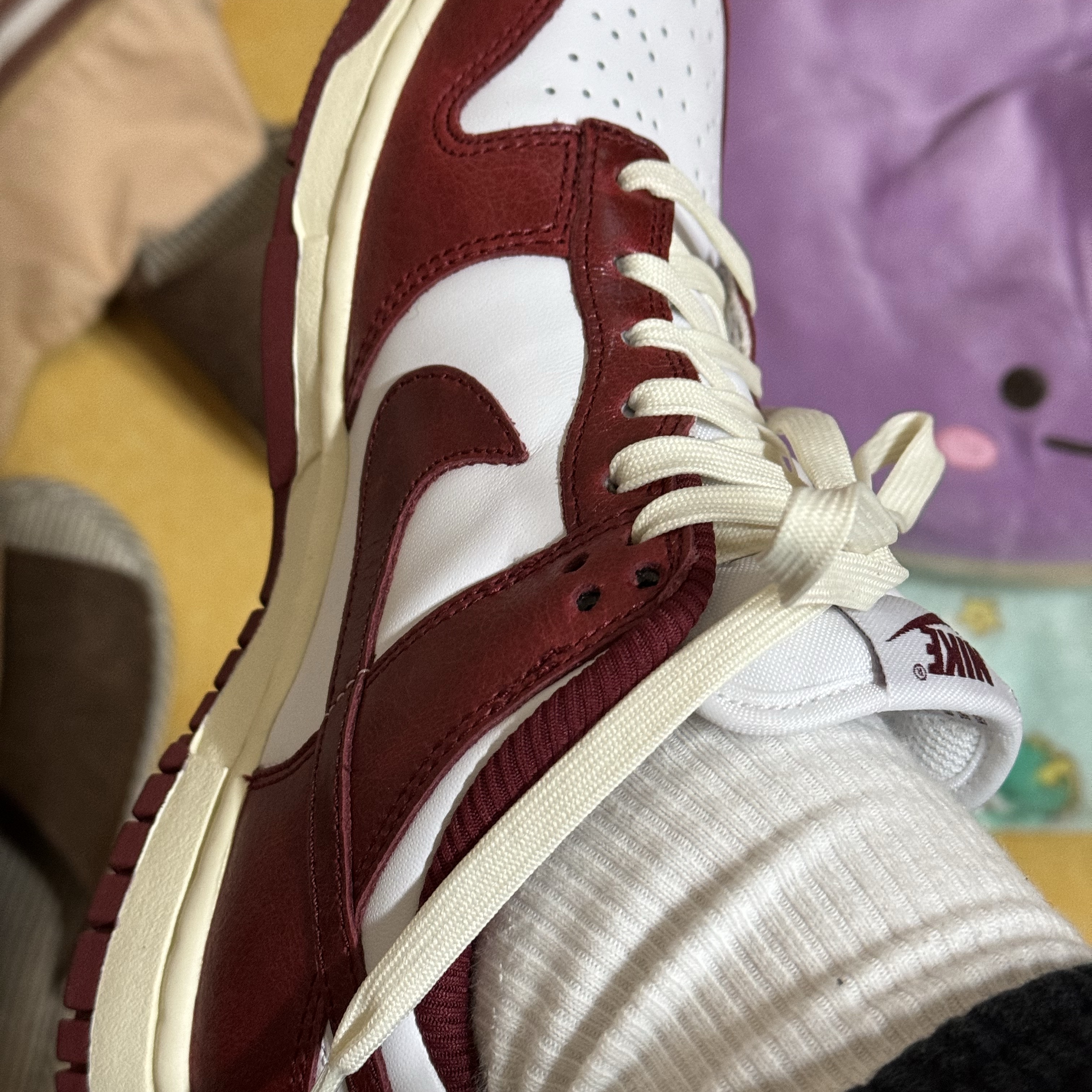 (W) Nike Dunk Low Retro PRM Team Red and White 착용 스타일
