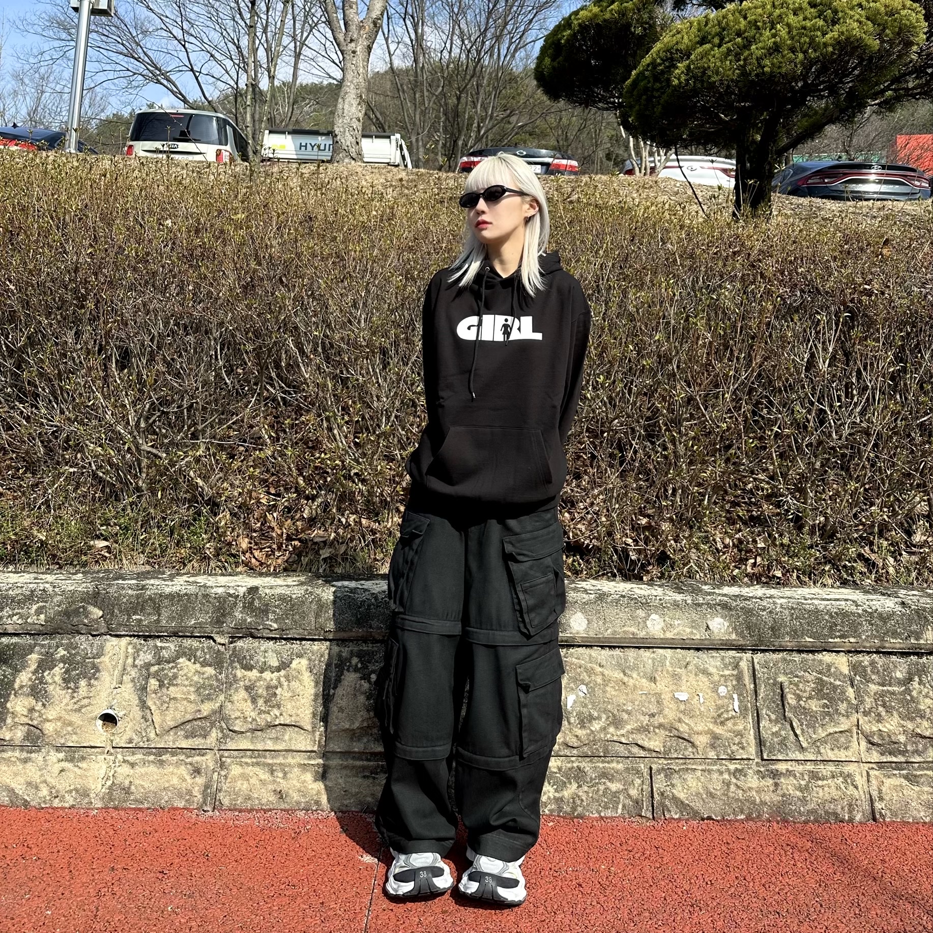 Balenciaga Cargo Sneakers White Grey, (W) Balenciaga Cargo Sneakers White Grey 착용 스타일 - 2