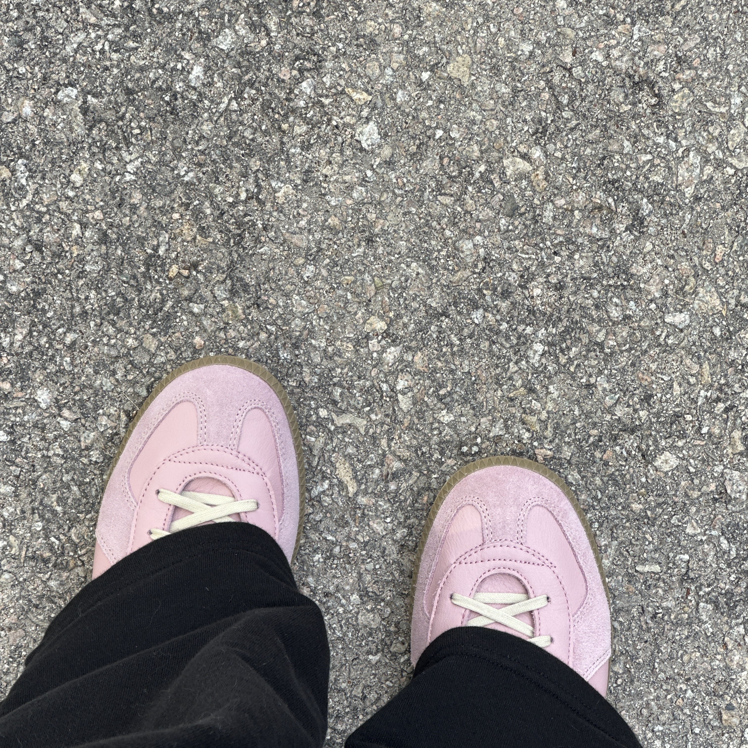 Reproduction of Found German Military Trainer 1700L Light Pink 착용 스타일