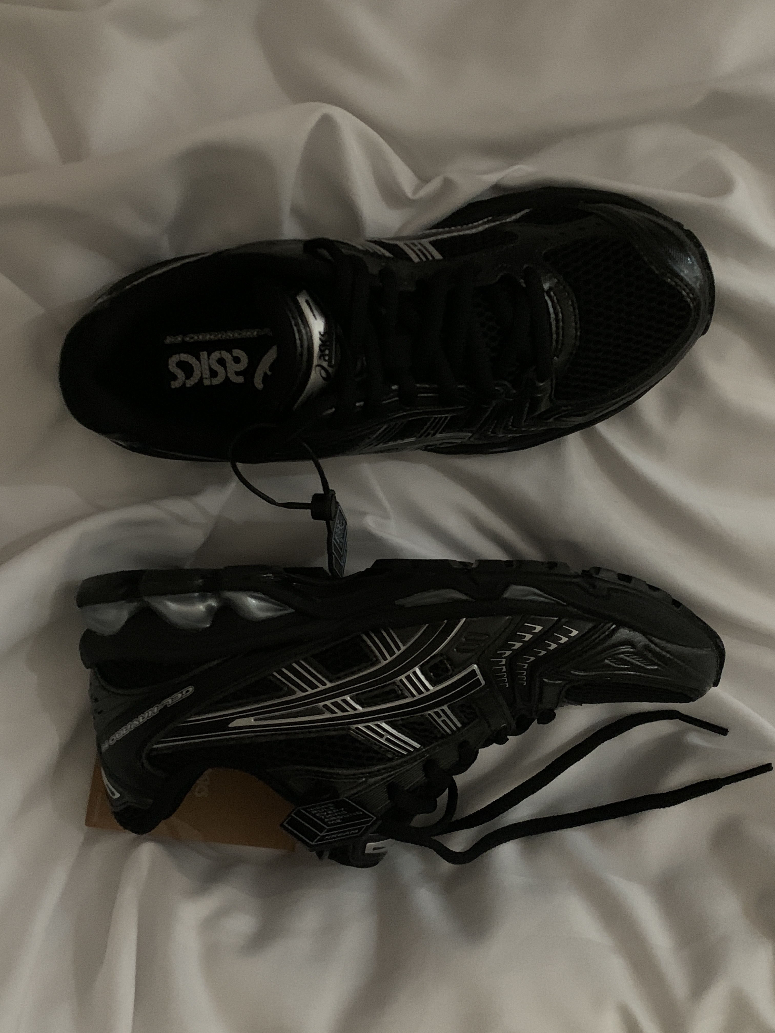 Asics Gel-Kayano 14 Black Pure Silver 착용 스타일
