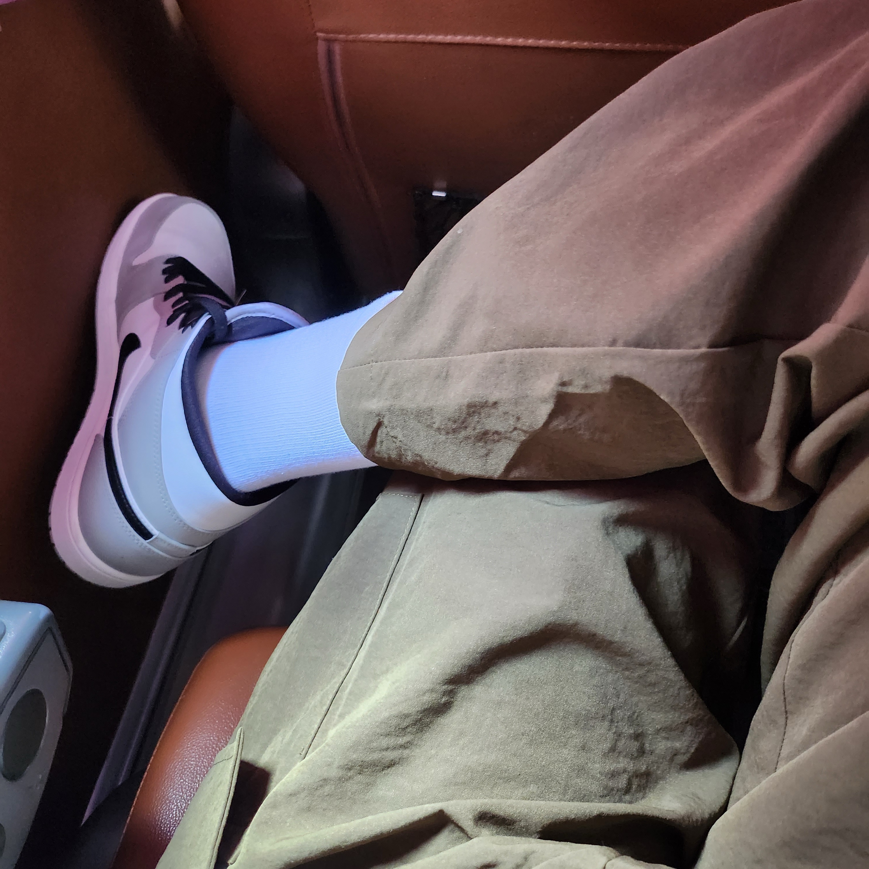 Jordan 1 Mid Light Smoke Grey 착용 스타일 - 1
