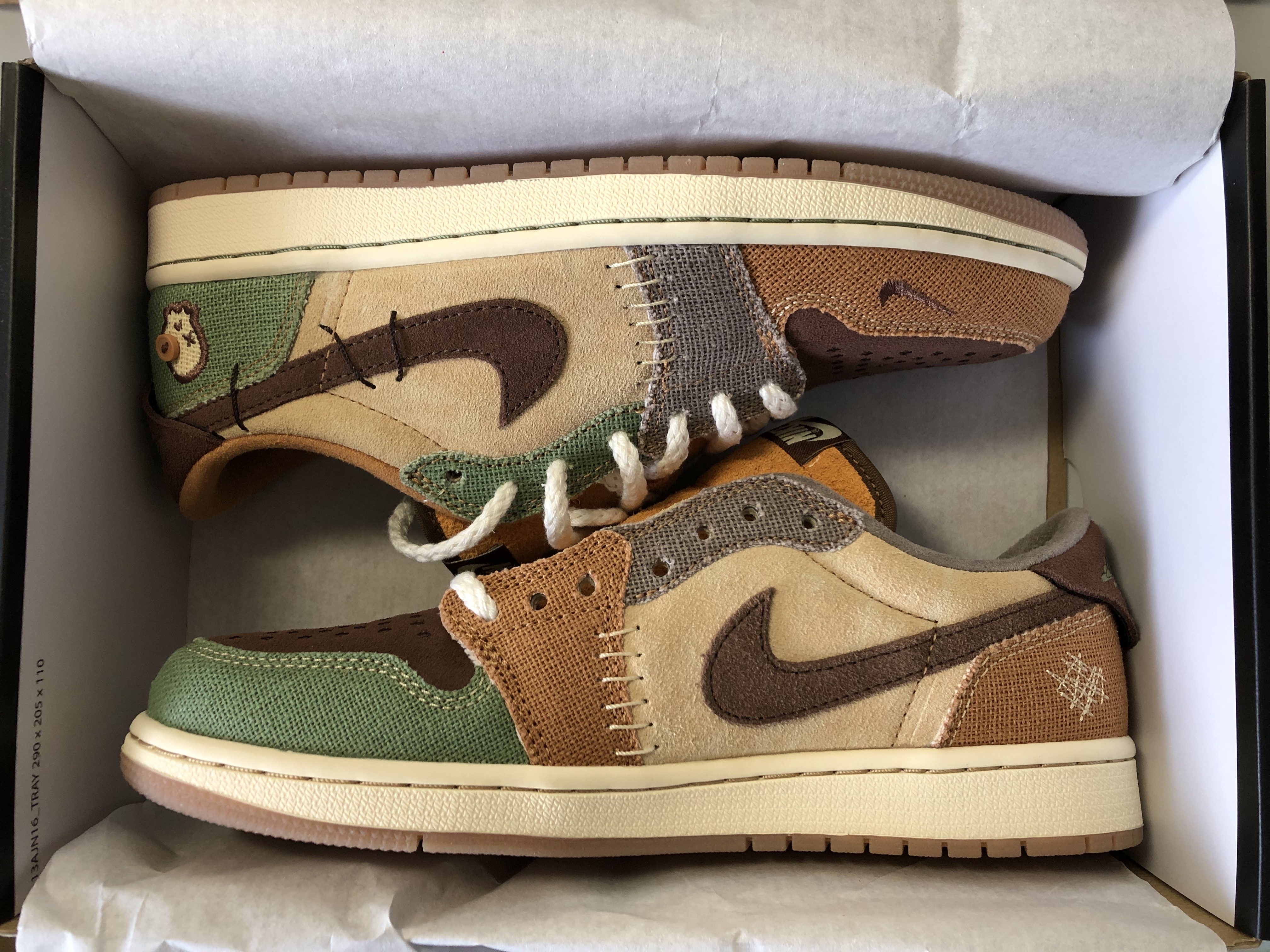 Jordan 1 x Zion Williamson Retro Low OG Flax and Oil Green 착용 스타일