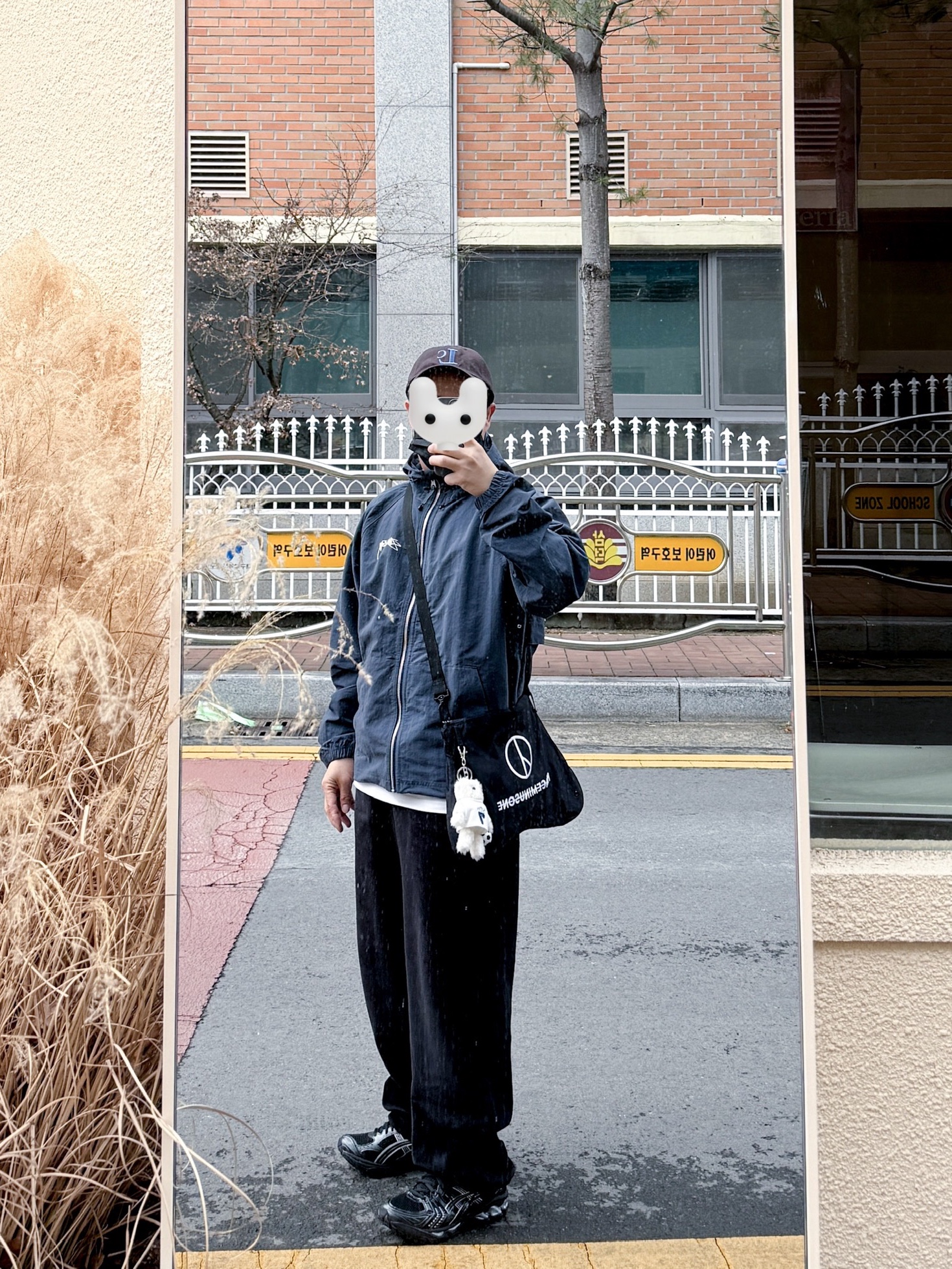 Asics Gel-Kayano 14 Black Pure Silver, Stussy Wave Dye Beach Shell Jacket Navy 착용 스타일