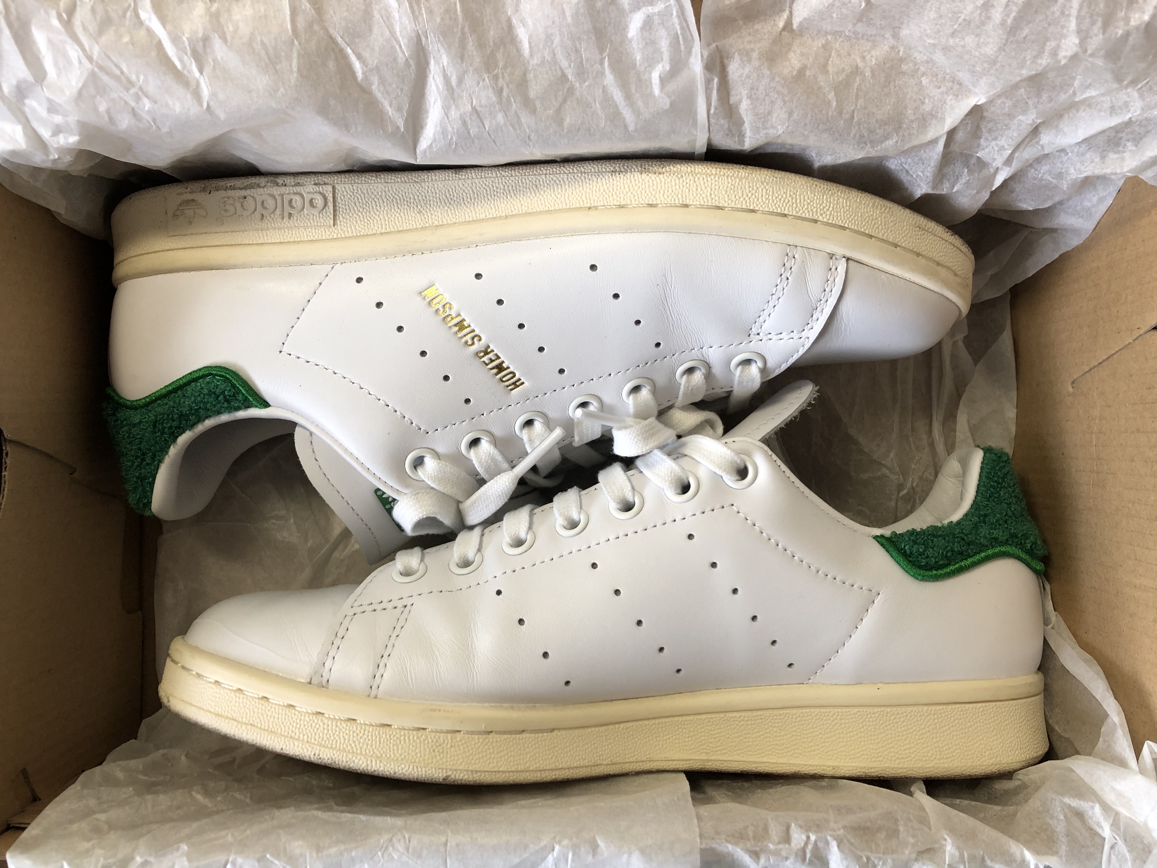 Adidas x The Simpsons Stan Smith Homer Simpson 착용 스타일