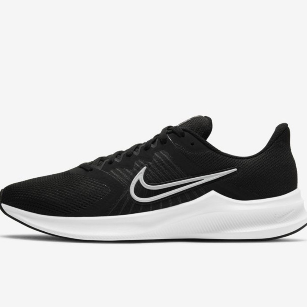 Nike Downshifter 11 Black White 착용 스타일 - 2