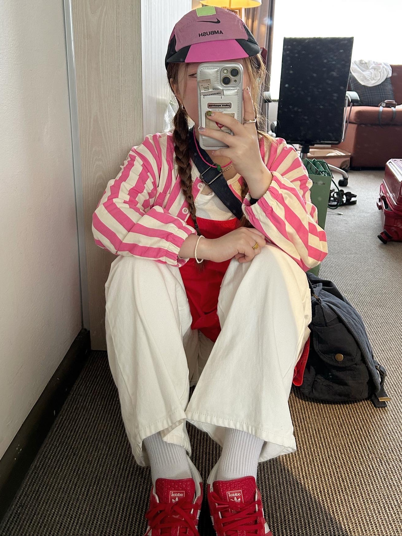 Nike x Ambush NRG AW84 Cap Magic Flamingo, Adidas Gazelle Indoor Scarlet 착용 스타일
