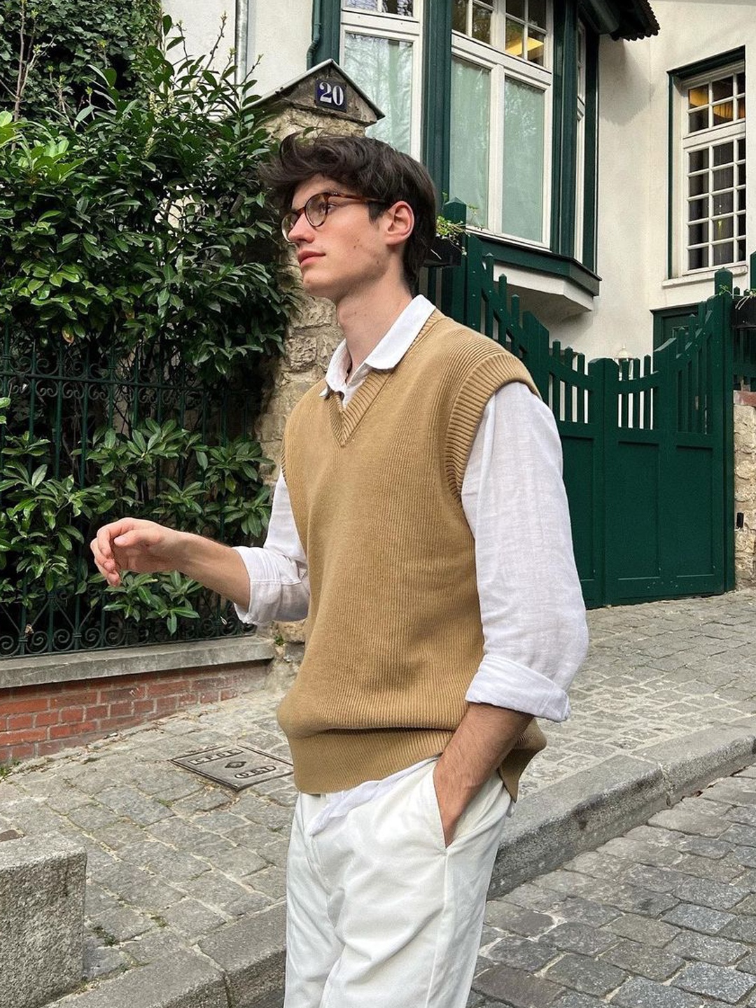 Auralee Super Fine Cashmere Silk Knit Vest Camel - 23SS, J.Lindeberg Liam Knitted Vest JL Navy 착용 스타일 - 2