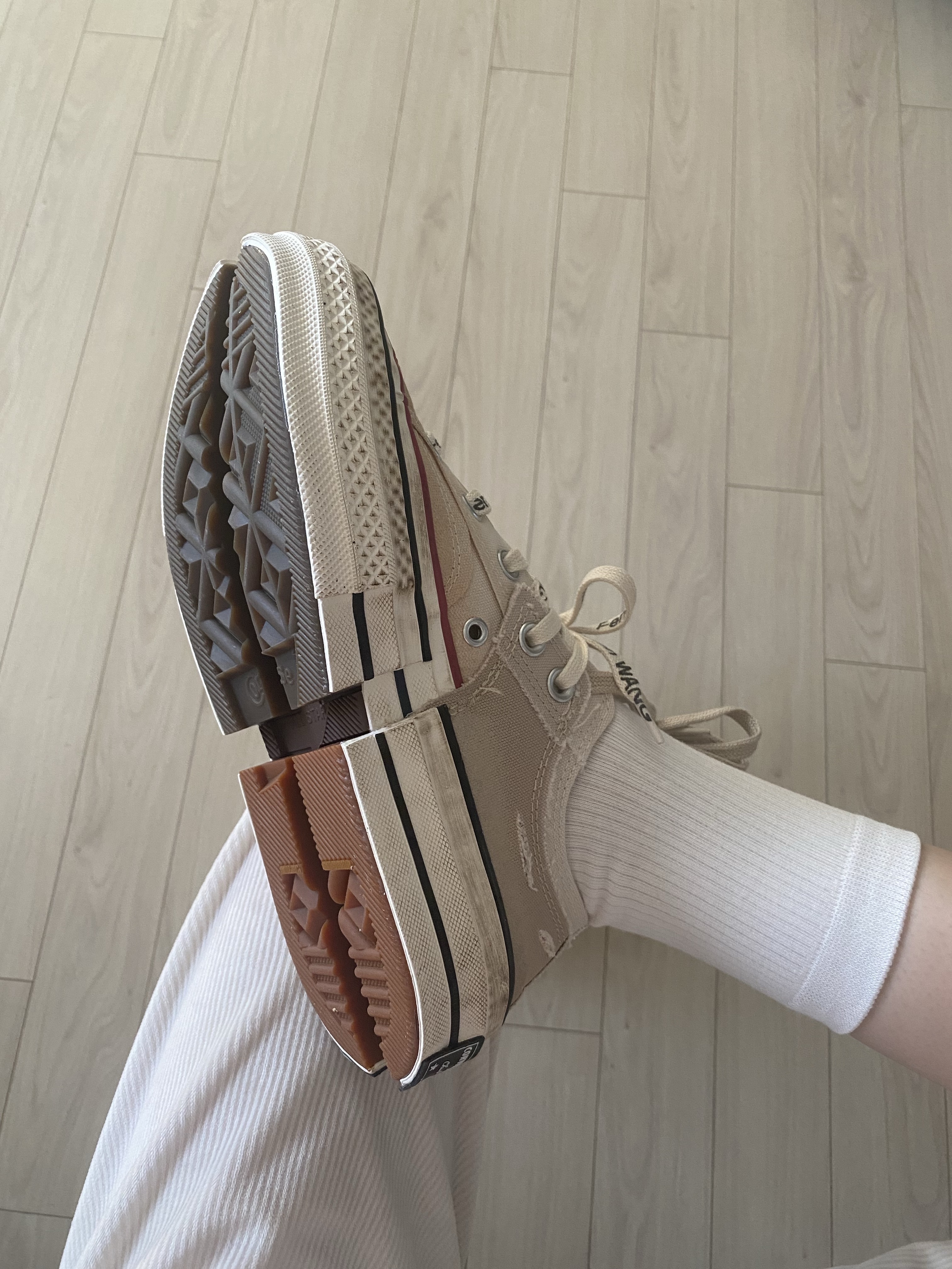 Converse x Feng Chen Wang Chuck 70 Ox 2-in-1 Brown Rice 착용 스타일 - 2