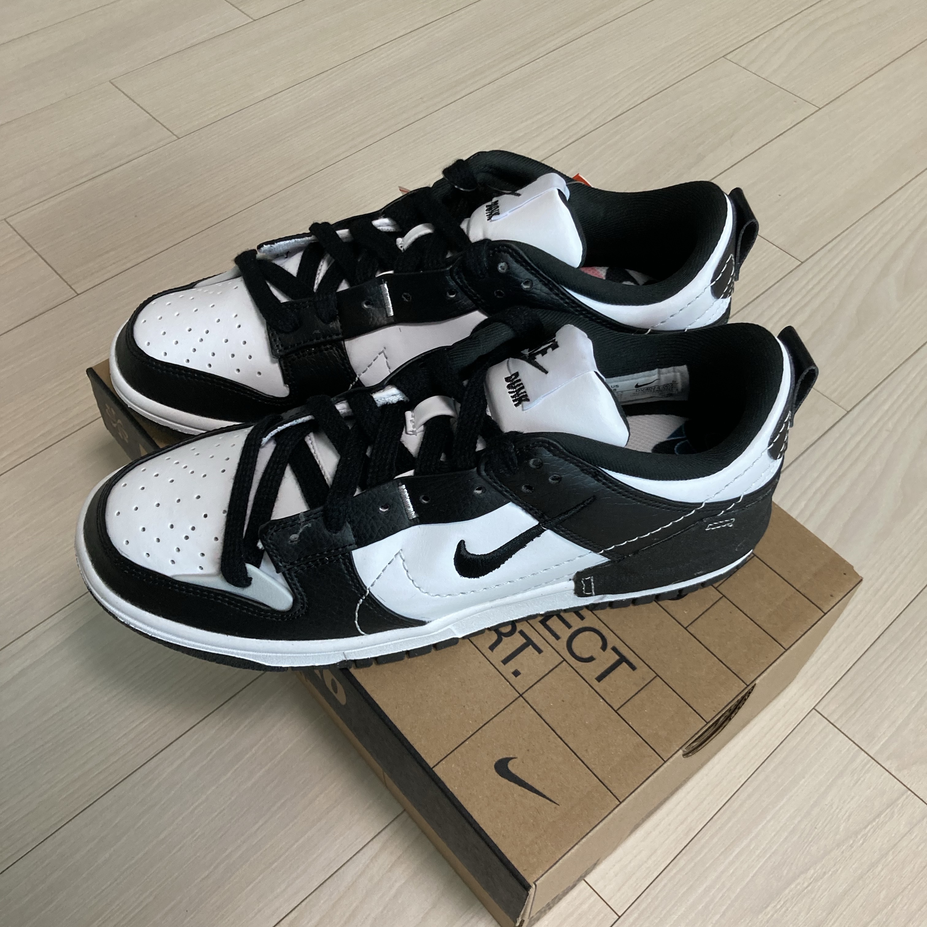 (W) Nike Dunk Low Disrupt 2 Black White 착용 스타일