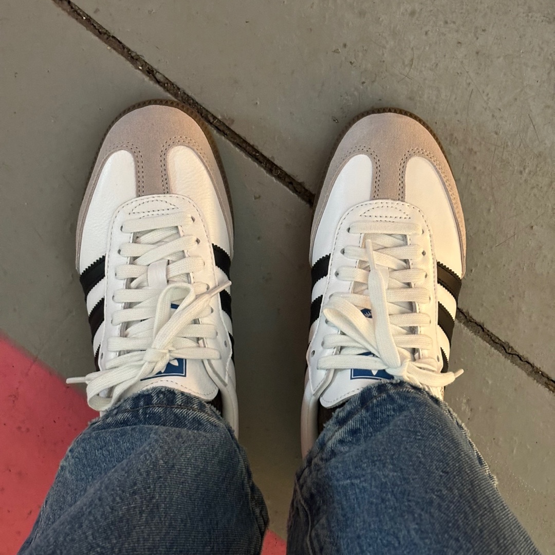 Adidas Samba OG Cloud White 착용 스타일 - 1