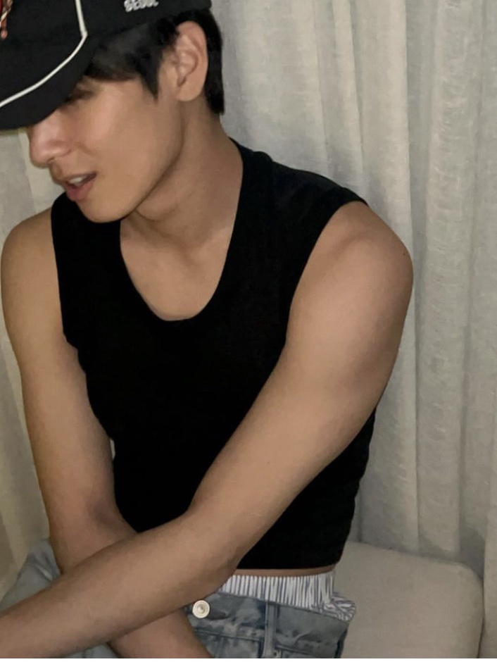 Balenciaga Soccer Series Paris Soccer Cap Black 착용 스타일