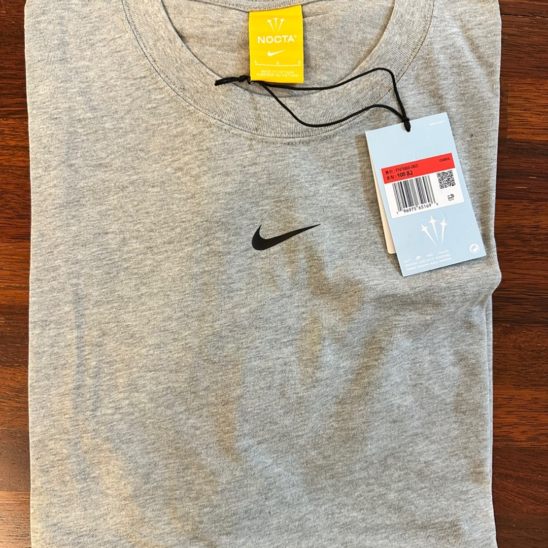 Nike x Drake Nocta Max 90 T-Shirt Dark Heather Grey (FN7663-063) 착용 스타일 - 1
